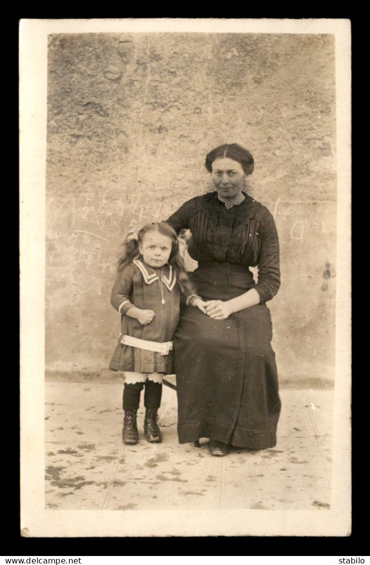 CARTE PHOTO - FEMME ET ENFANT  - Fotografia