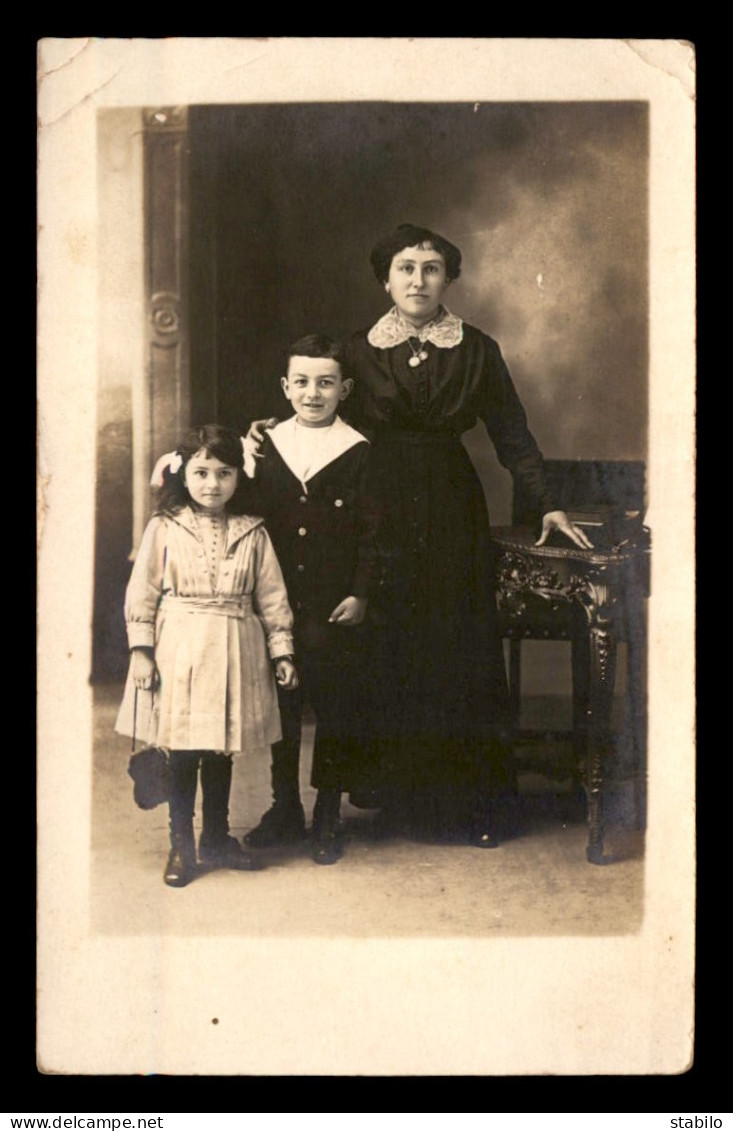 CARTE PHOTO - FEMME ET ENFANTS - Fotografie