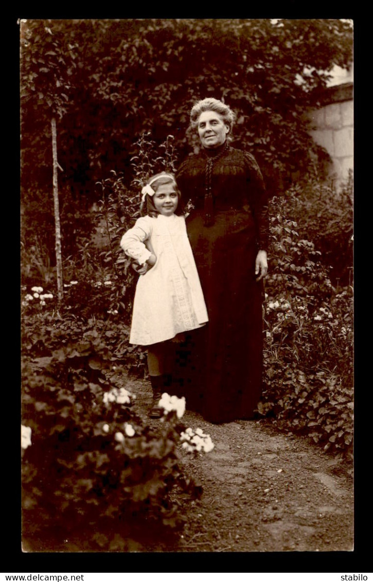 CARTE PHOTO - FEMME ET ENFANT - Fotografia