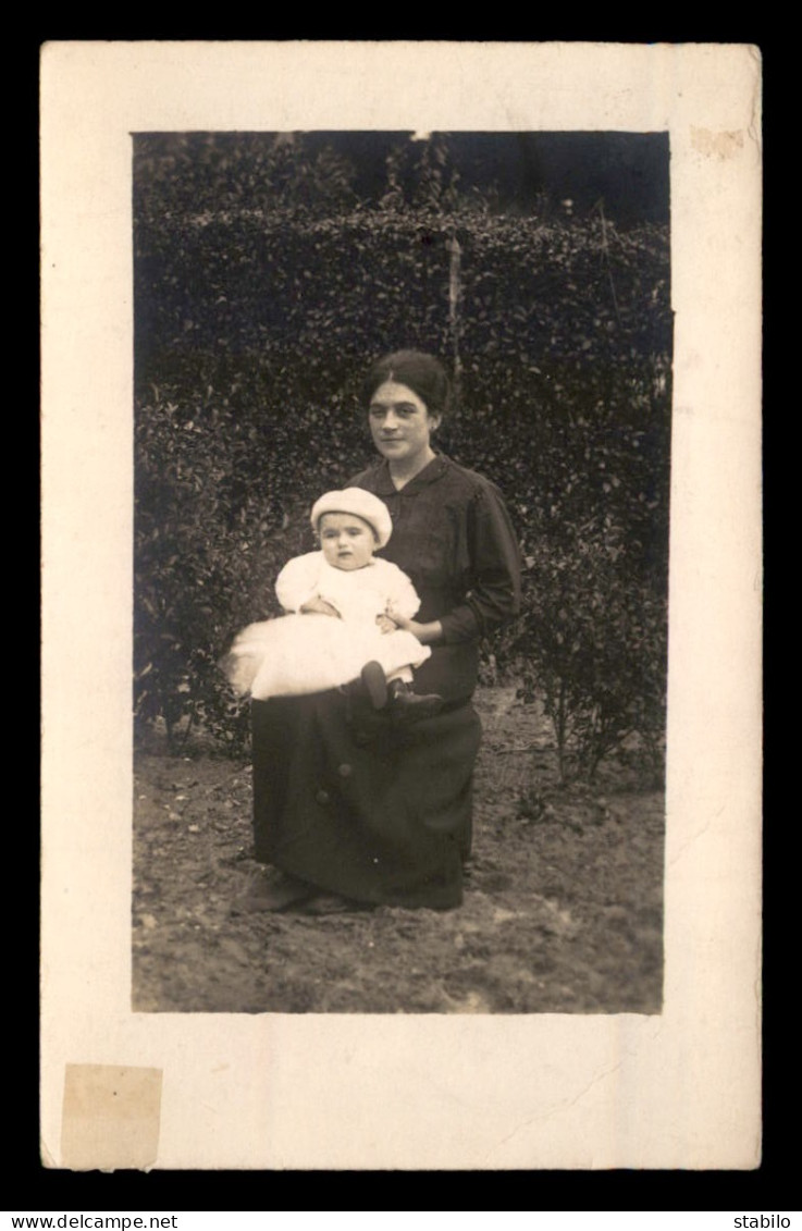 CARTE PHOTO - FEMME ET BEBE - Fotografia