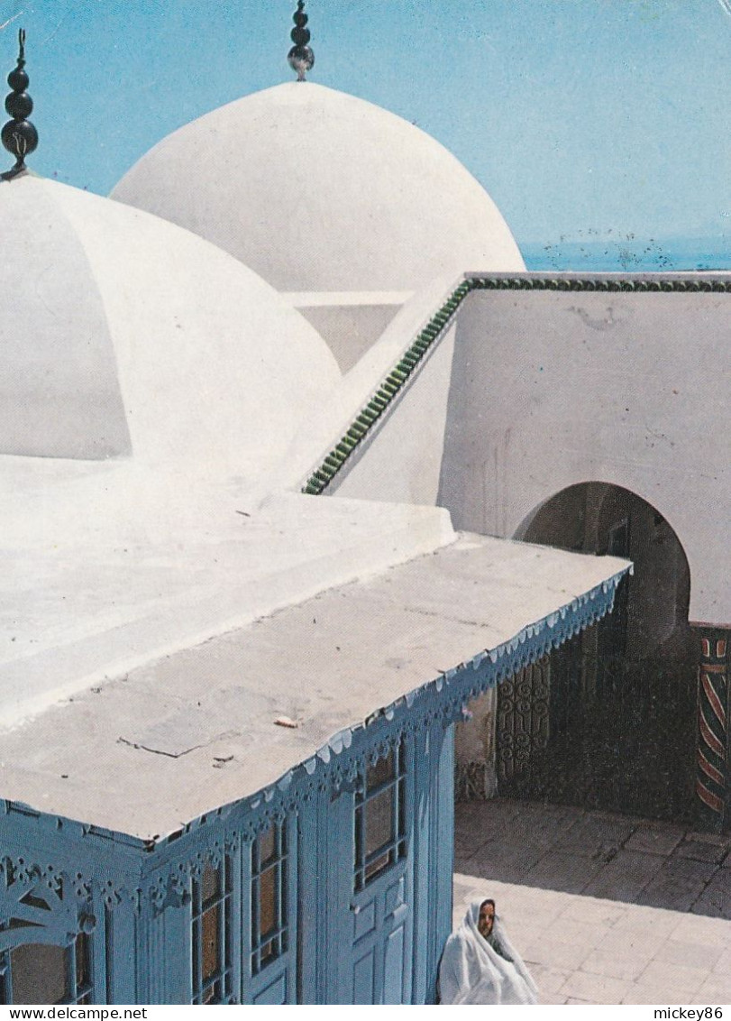 Tunisie--- Sidi Bou Said --1975-- Cour De La Mosquée  .... Timbre  Droits De L'homme  .....cachet - Tunesië