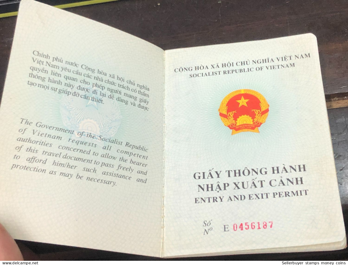 VIET NAM -OLD-GIAY THONG HANH XUAT CANH-ID PASSPORT-name-NGUYEN QUOC TE-2009-1pcs Book - Collections