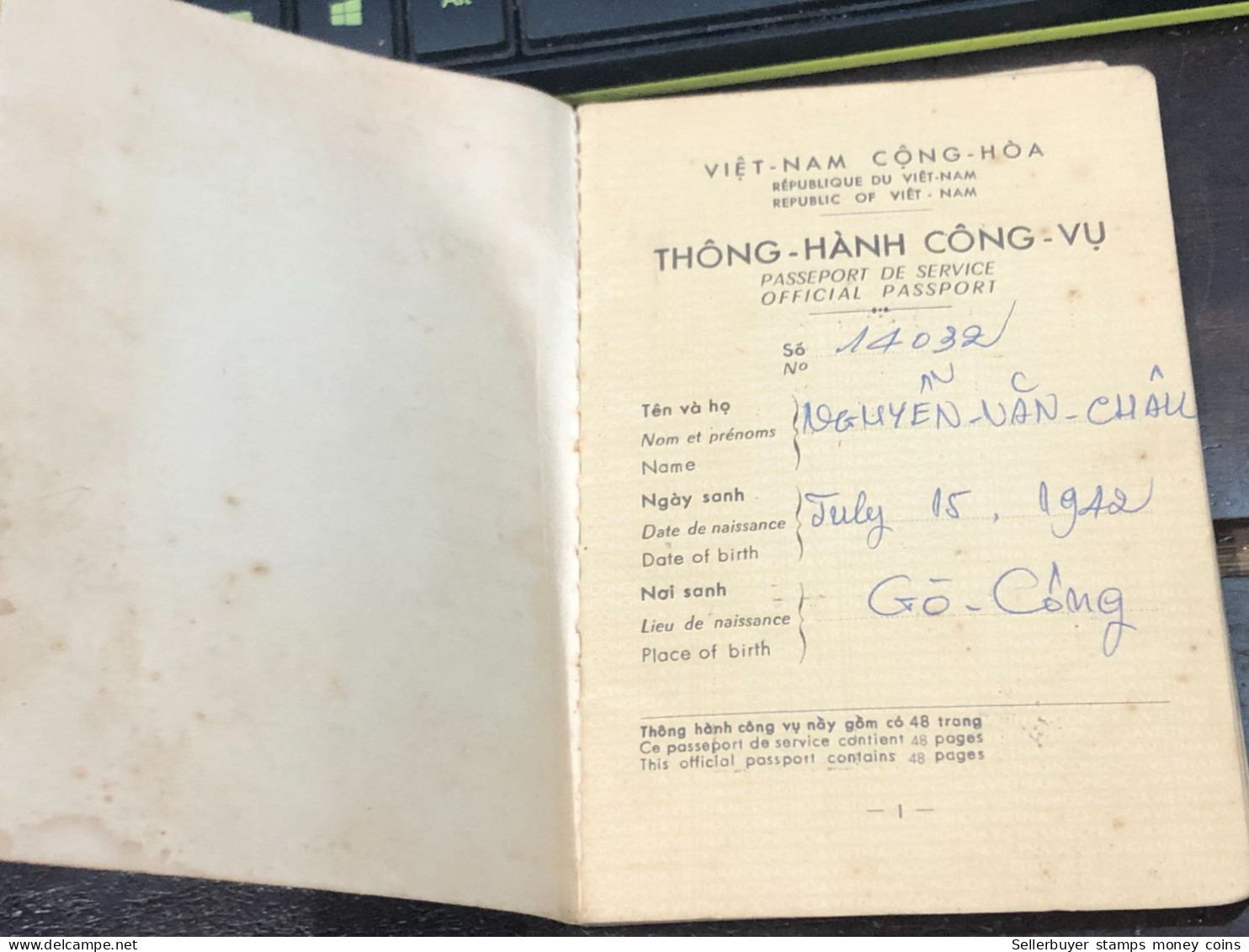 SOUTH VIET NAM -OLD- THONG HANH CONG VU-ID PASSPORT-name-DUONG THUY TRANG-1970-1pcs Book RARE - Collections