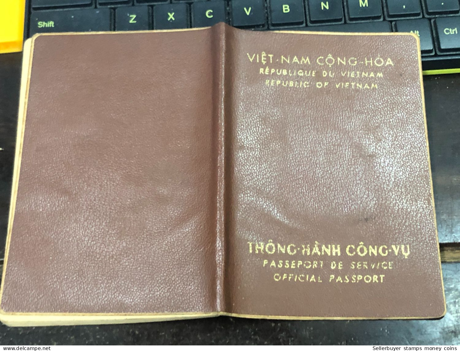 SOUTH VIET NAM -OLD- THONG HANH CONG VU-ID PASSPORT-name-DUONG THUY TRANG-1970-1pcs Book RARE - Verzamelingen