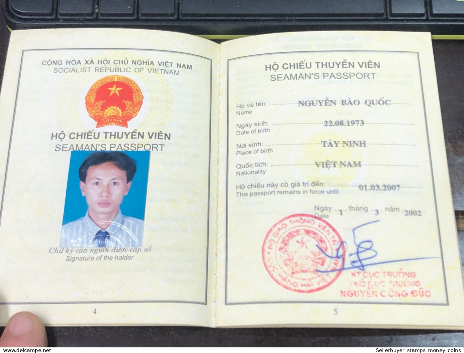 VIET NAM -OLD-HO CHIEU TRUYEN VIEN-ID PASSPORT-name-NGUYEN BAO QUOC-2002-1pcs Book RARE - Sammlungen