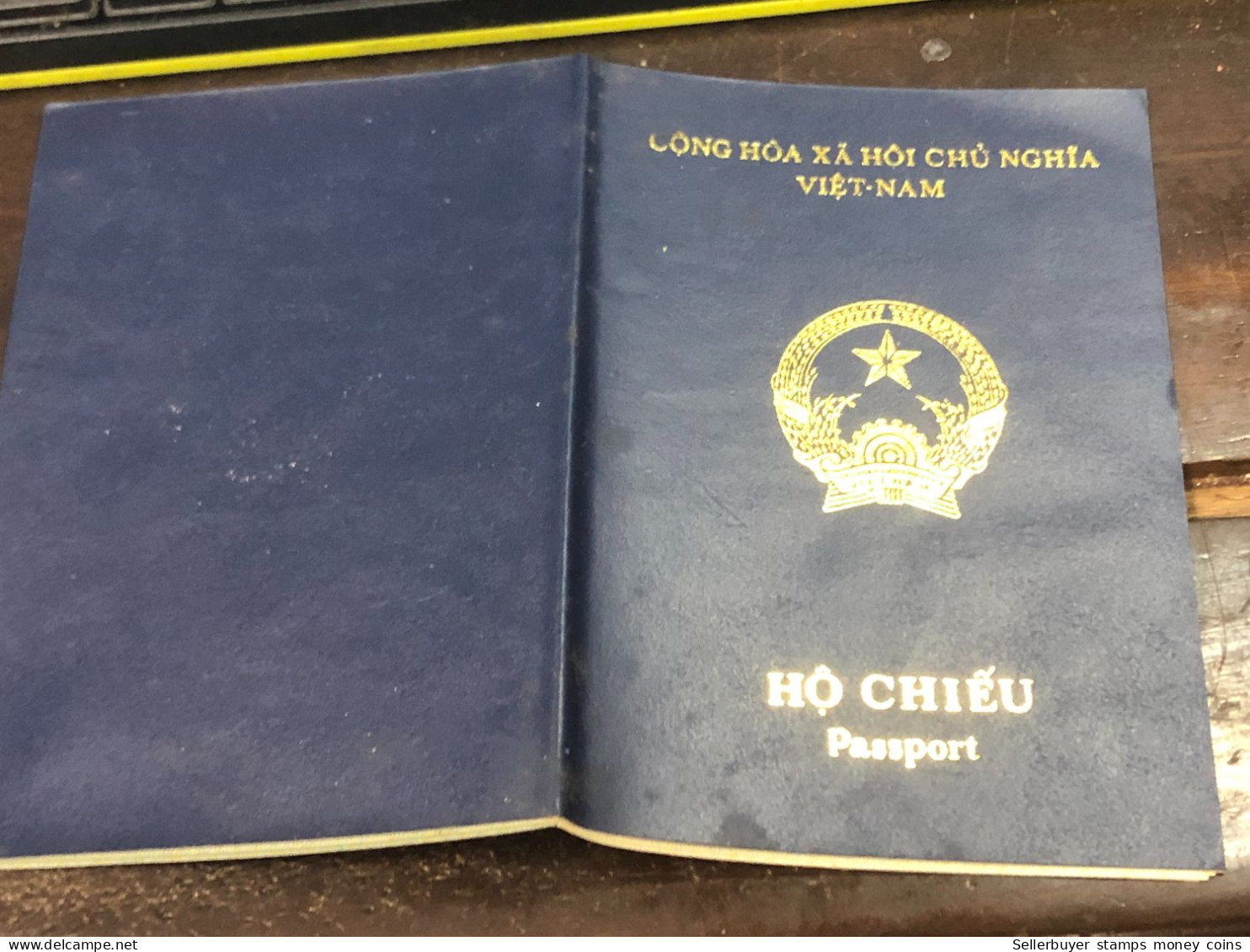 VIET NAM -OLD-ID PASSPORT-name-NGO QUAN HUNG-2001-1pcs Book - Collections