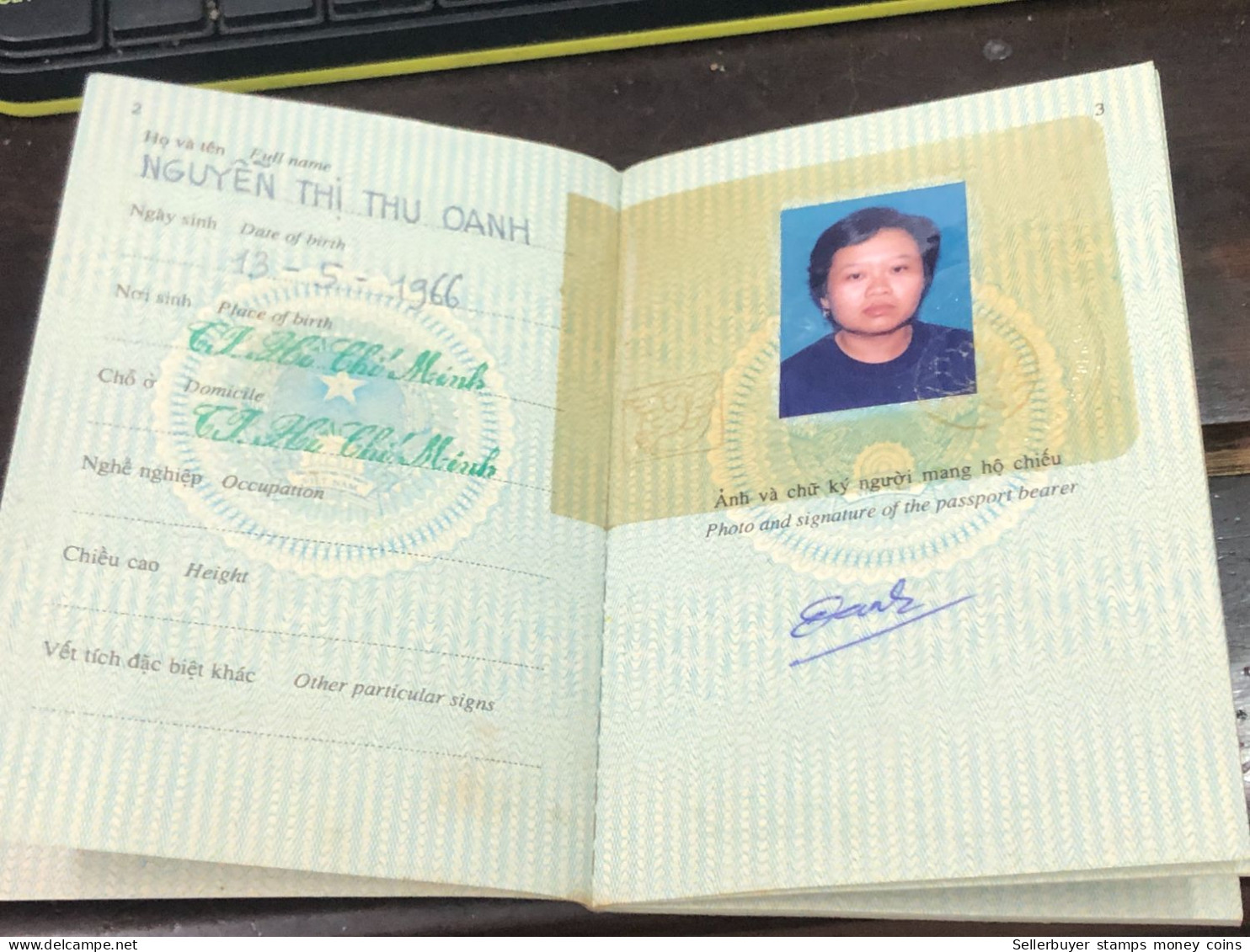 VIET NAM -OLD-ID PASSPORT-name-NGUYEN THI THU QOANH-2001-1pcs Book - Sammlungen