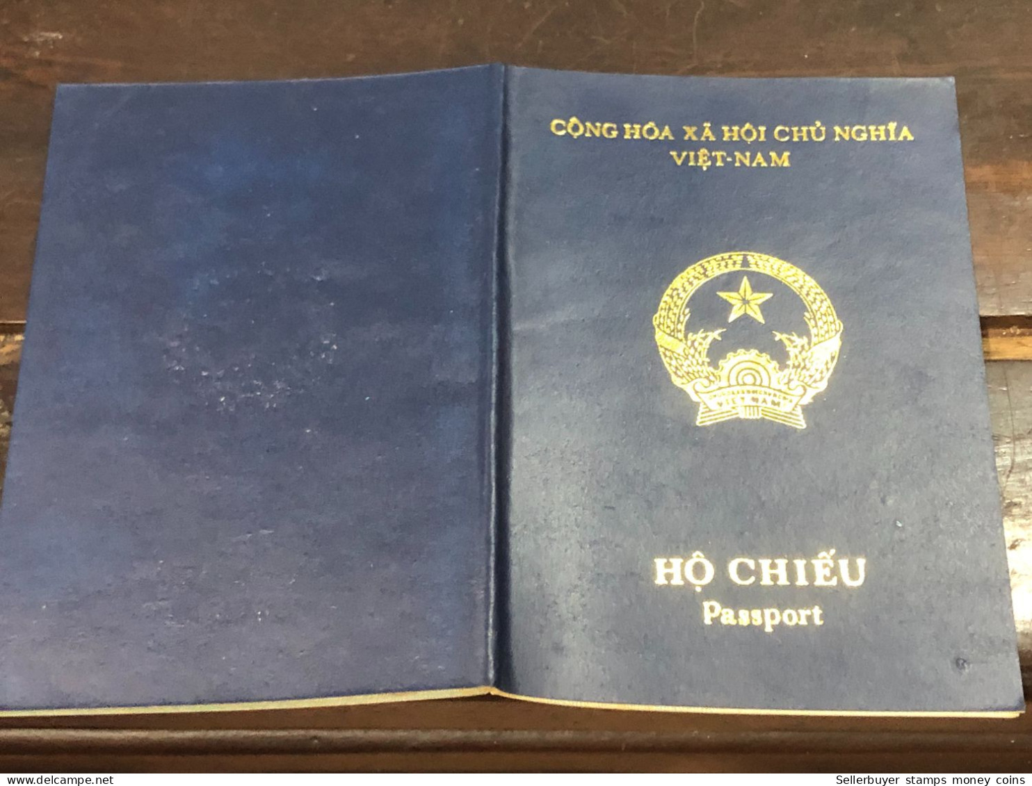 VIET NAM -OLD-ID PASSPORT-name-NGUYEN THI THU QOANH-2001-1pcs Book - Sammlungen
