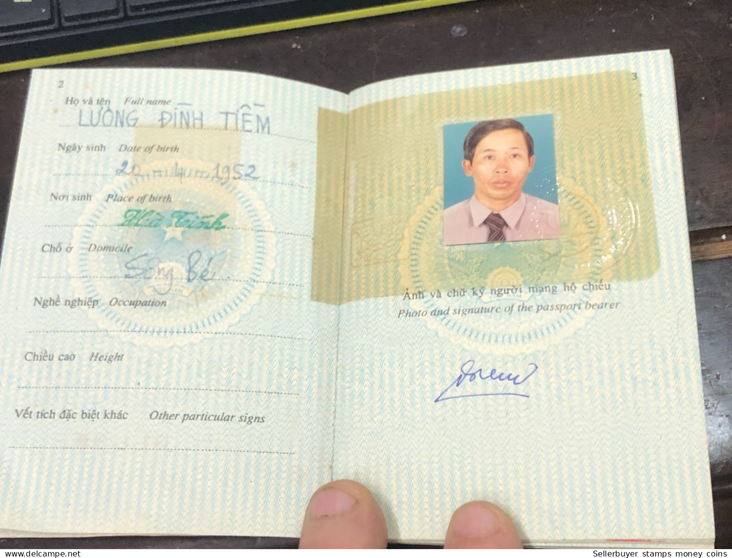 VIET NAM -OLD-ID PASSPORT-name-LUONG DINH TIEN-2001-1pcs Book - Verzamelingen