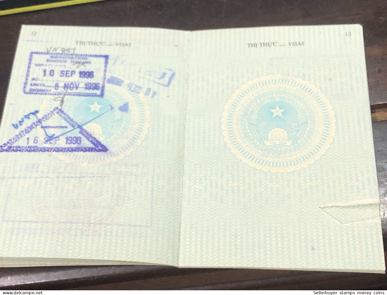 VIET NAM -OLD-ID PASSPORT-name-HOANG TRONG BA-2001-1pcs Book - Verzamelingen