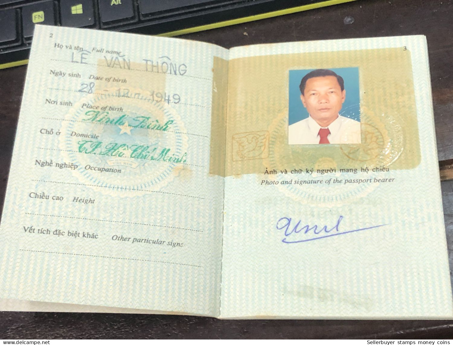 VIET NAM -OLD-ID PASSPORT-name-LE VAN THONG-2001-1pcs Book - Verzamelingen