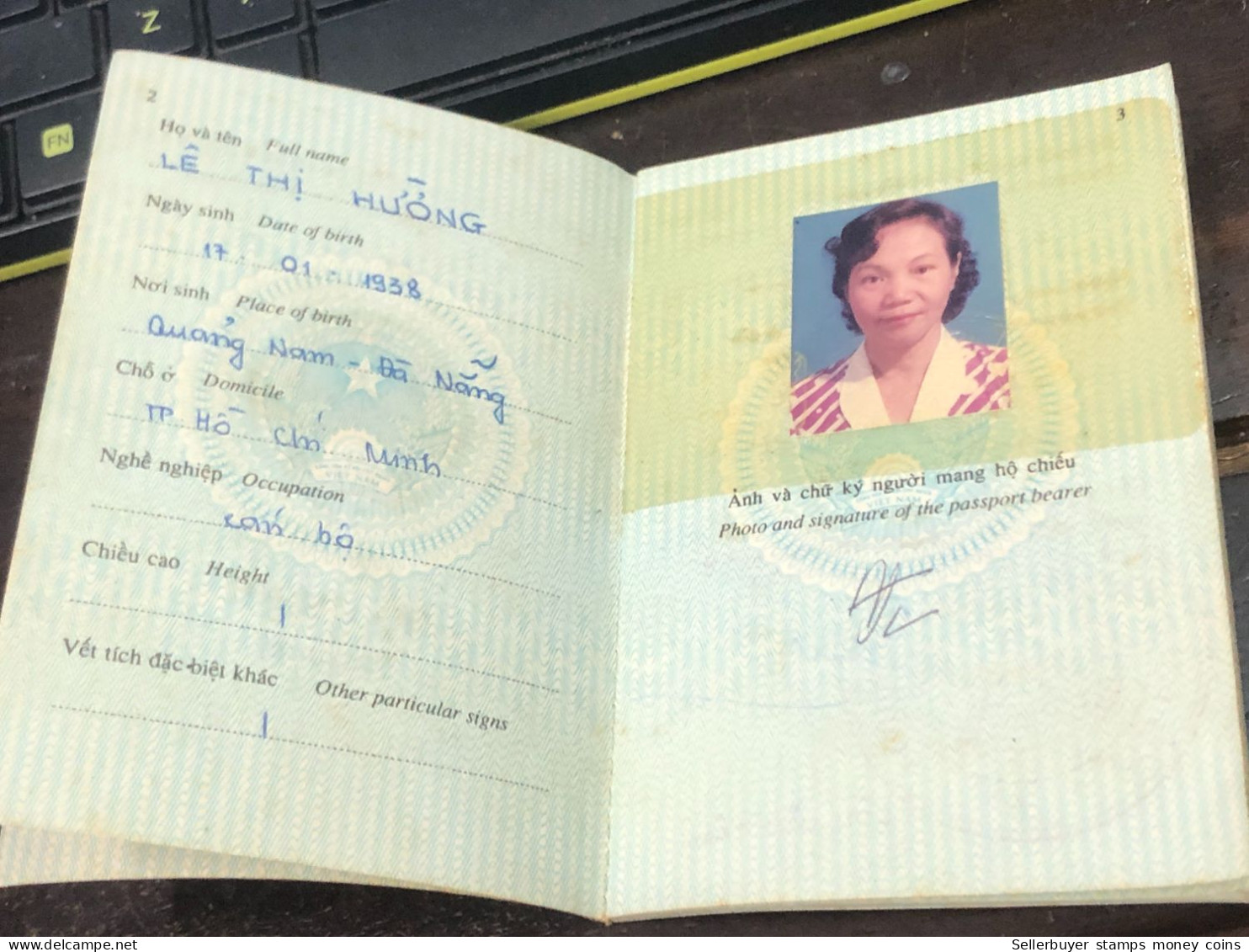 VIET NAM -OLD-ID PASSPORT-name-LE THI HUONG-1995-1pcs Book - Verzamelingen