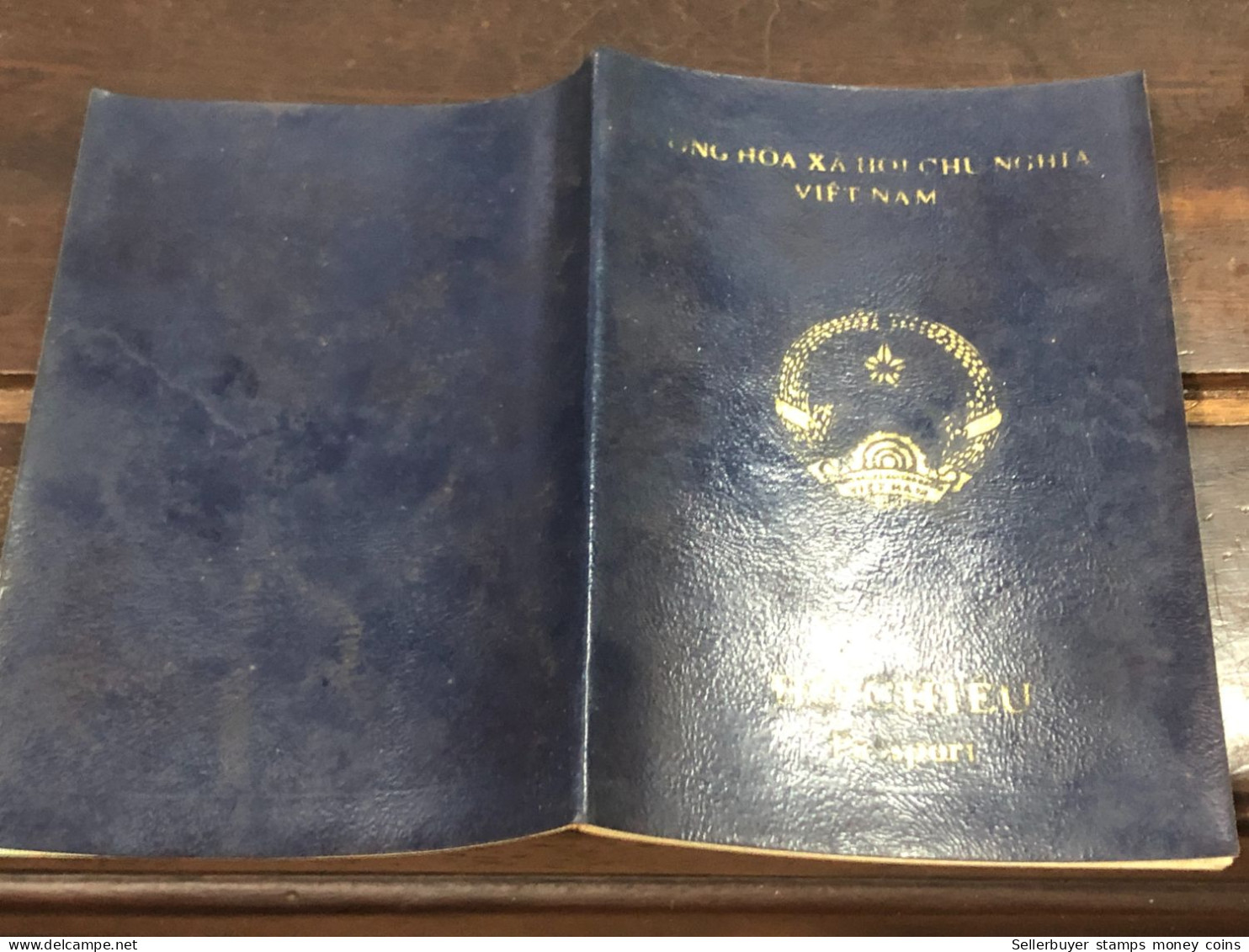 VIET NAM -OLD-ID PASSPORT-name-LE THI HUONG-1995-1pcs Book - Collections