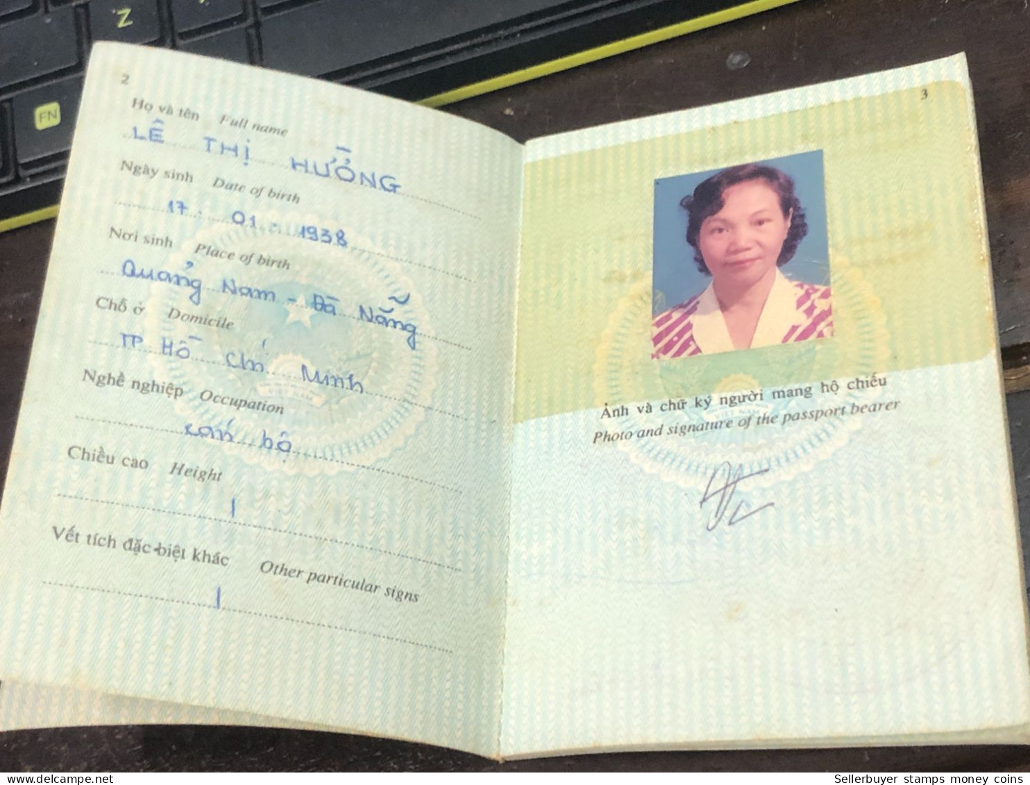 VIET NAM -OLD-ID PASSPORT-name-LE THI HUONG-1995-1pcs Book - Collections