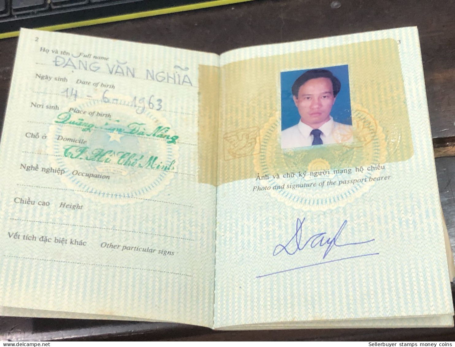 VIET NAM -OLD-ID PASSPORT-name-DANG VAN NGHIA-2001-1pcs Book - Sammlungen