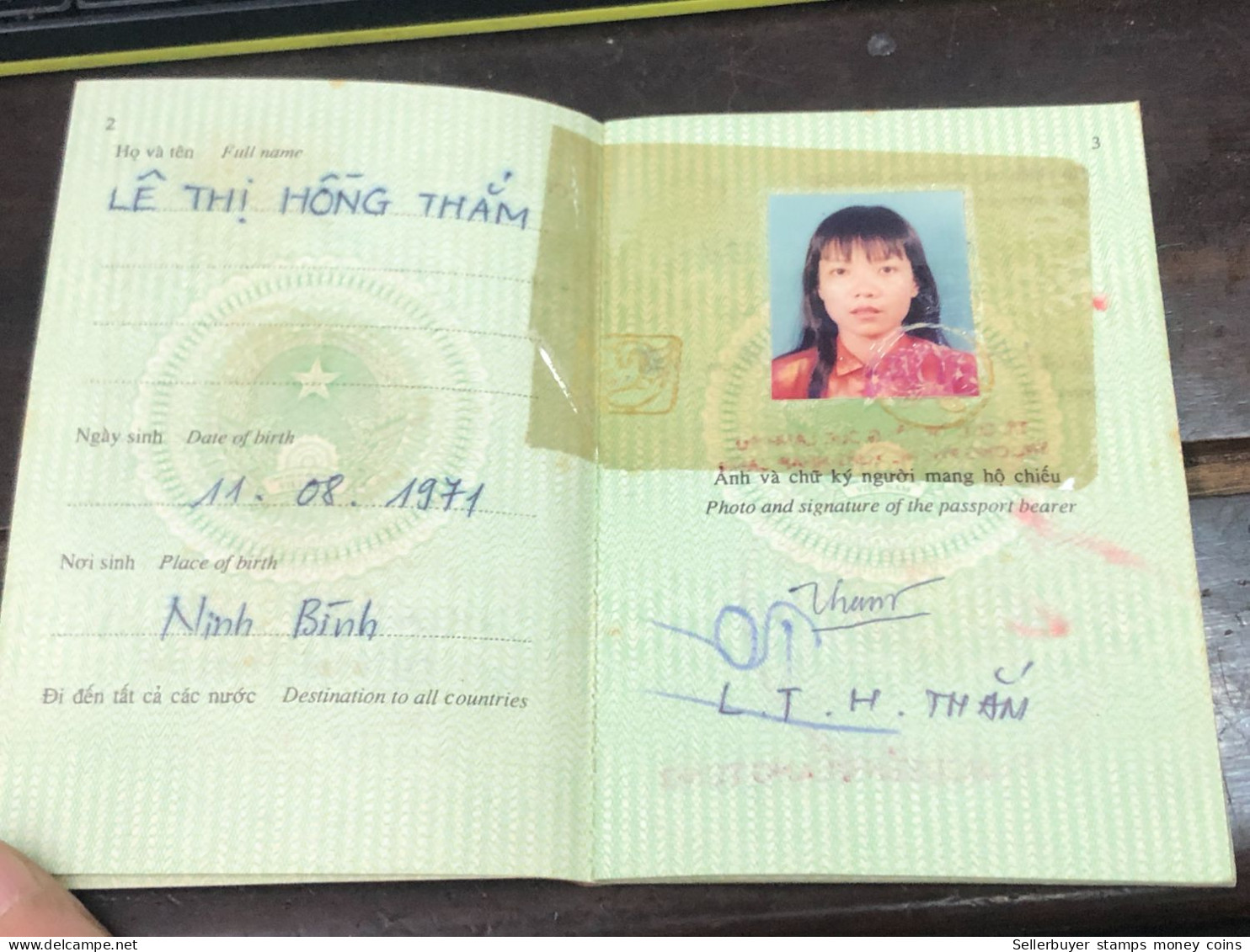 VIET NAM -OLD-ID PASSPORT-name-LE THI HONG THAM-2001-1pcs Book - Sammlungen