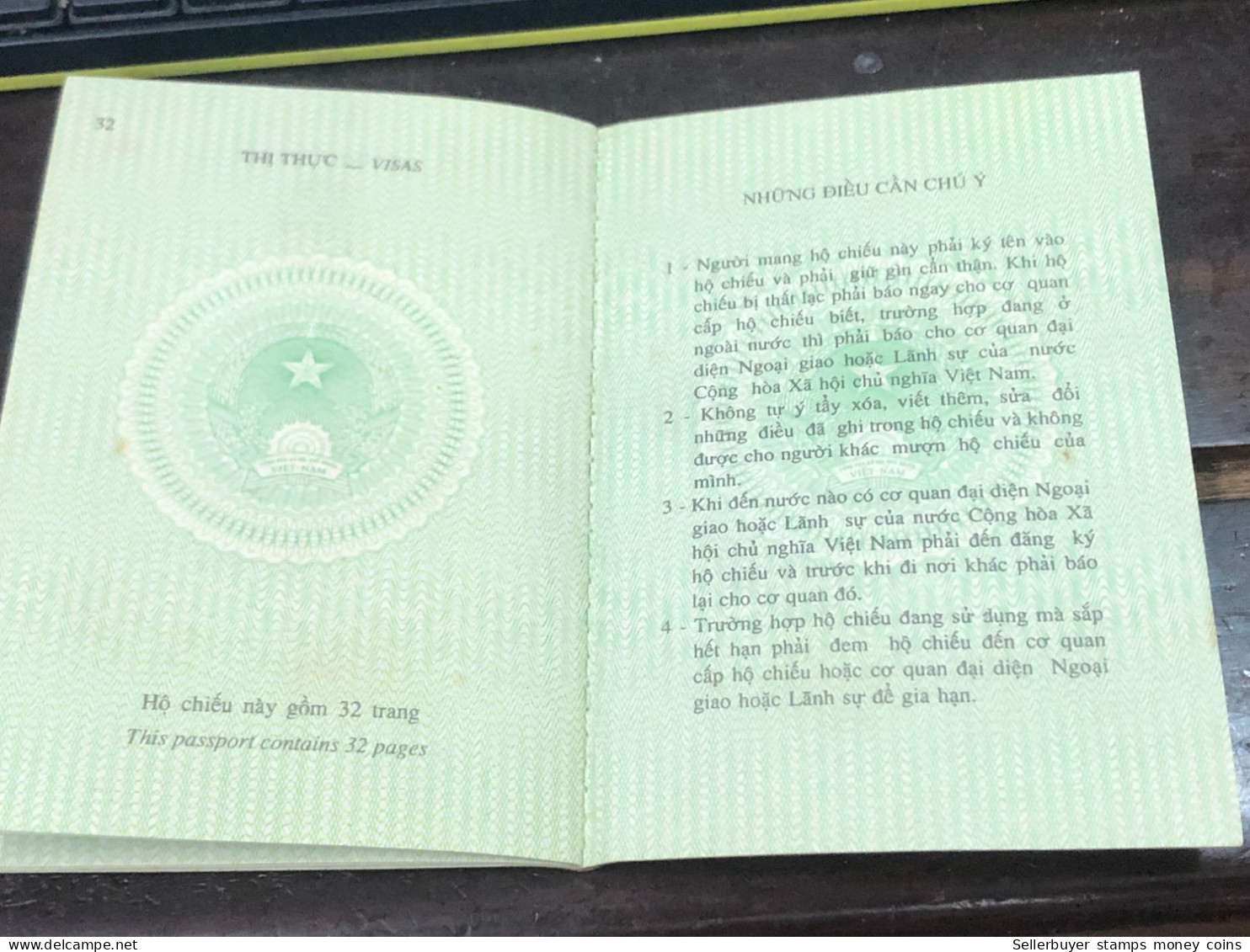 VIET NAM -OLD-ID PASSPORT-name-LE THI HONG THAM-2001-1pcs Book - Verzamelingen
