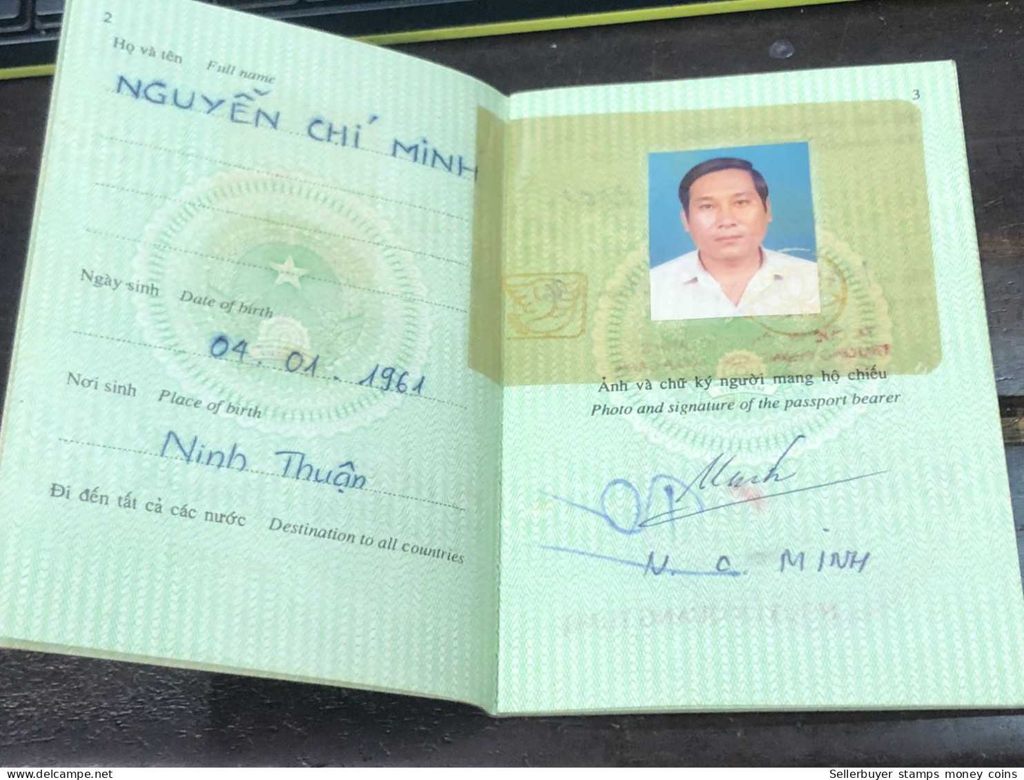 VIET NAM -OLD-ID PASSPORT-name-NGUYEN TRI MINH-2001-1pcs Book - Sammlungen