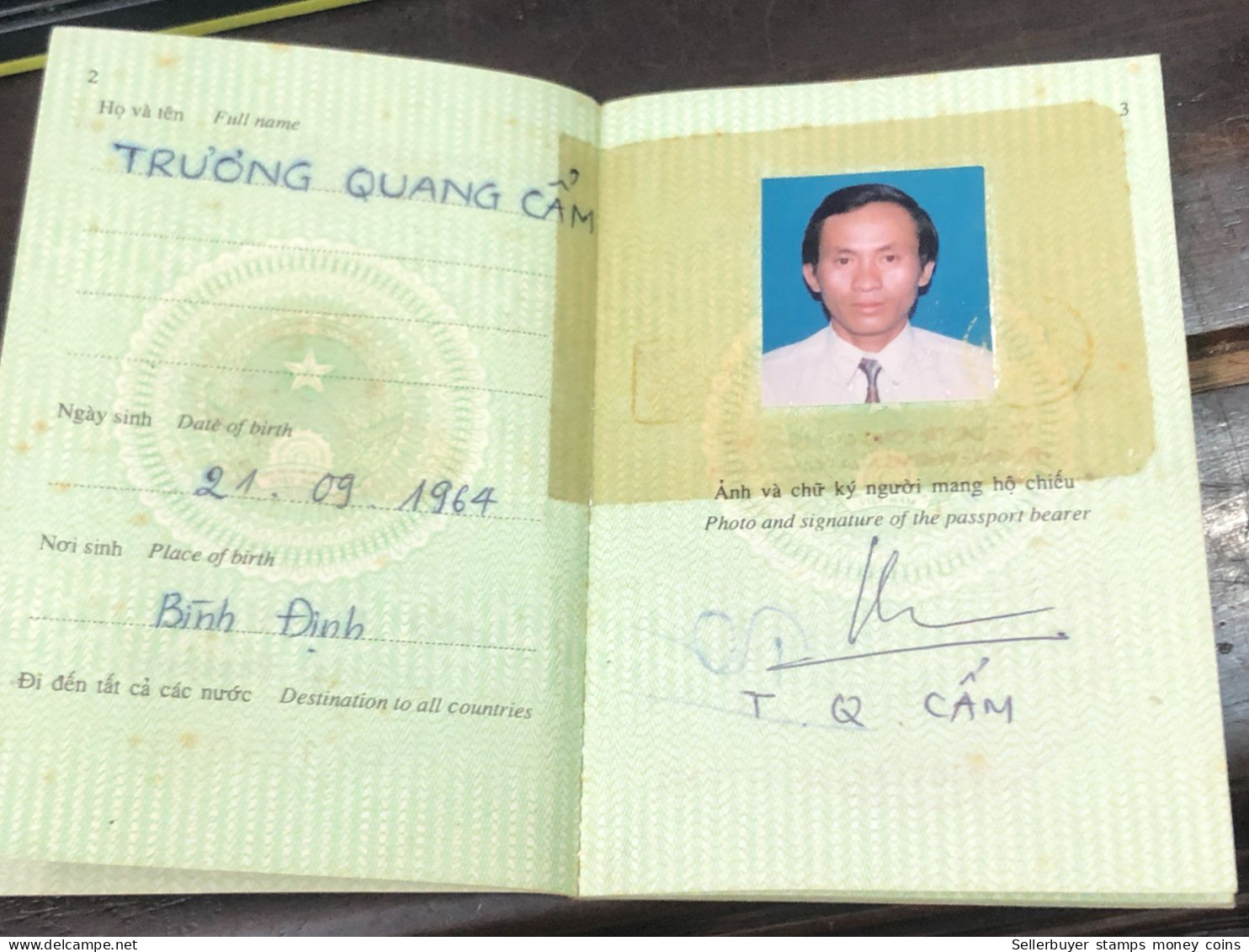 VIET NAM -OLD-ID PASSPORT-name-TRUONG VAN CAM-2001-1pcs Book - Sammlungen