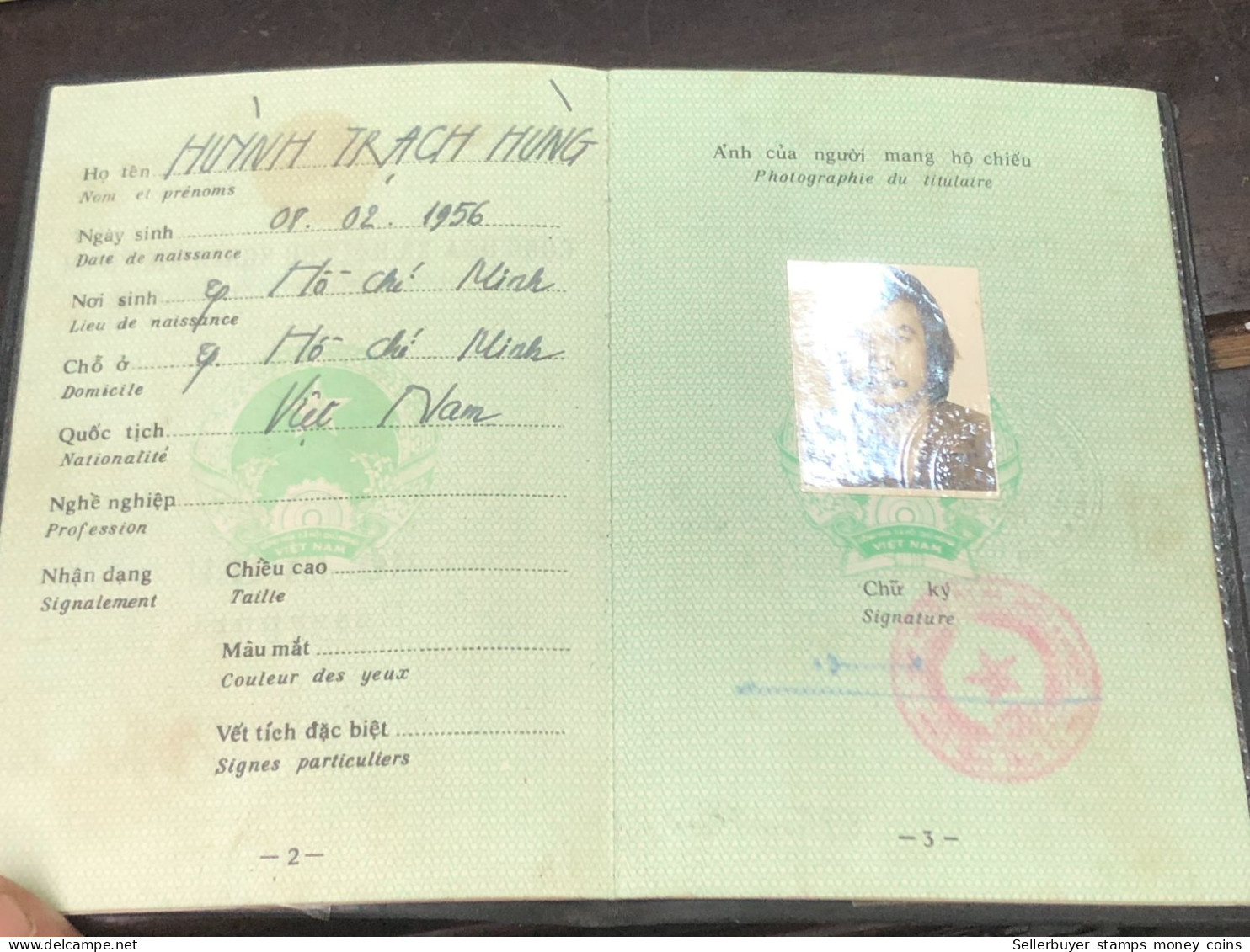 VIET NAM -OLD-ID PASSPORT-name-HUYNH TRACH HUNG-1992-1pcs Book - Verzamelingen