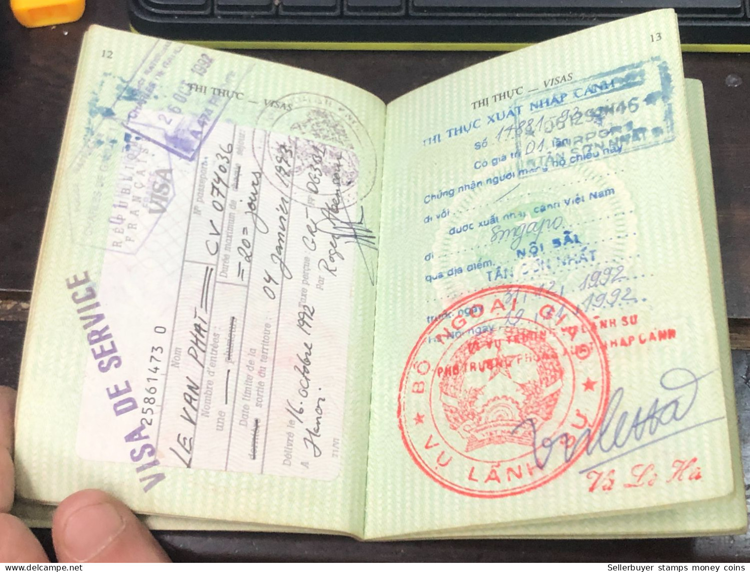 VIET NAM -OLD-ID PASSPORT-name-LE VAN PHAP-1997-1pcs Book - Sammlungen