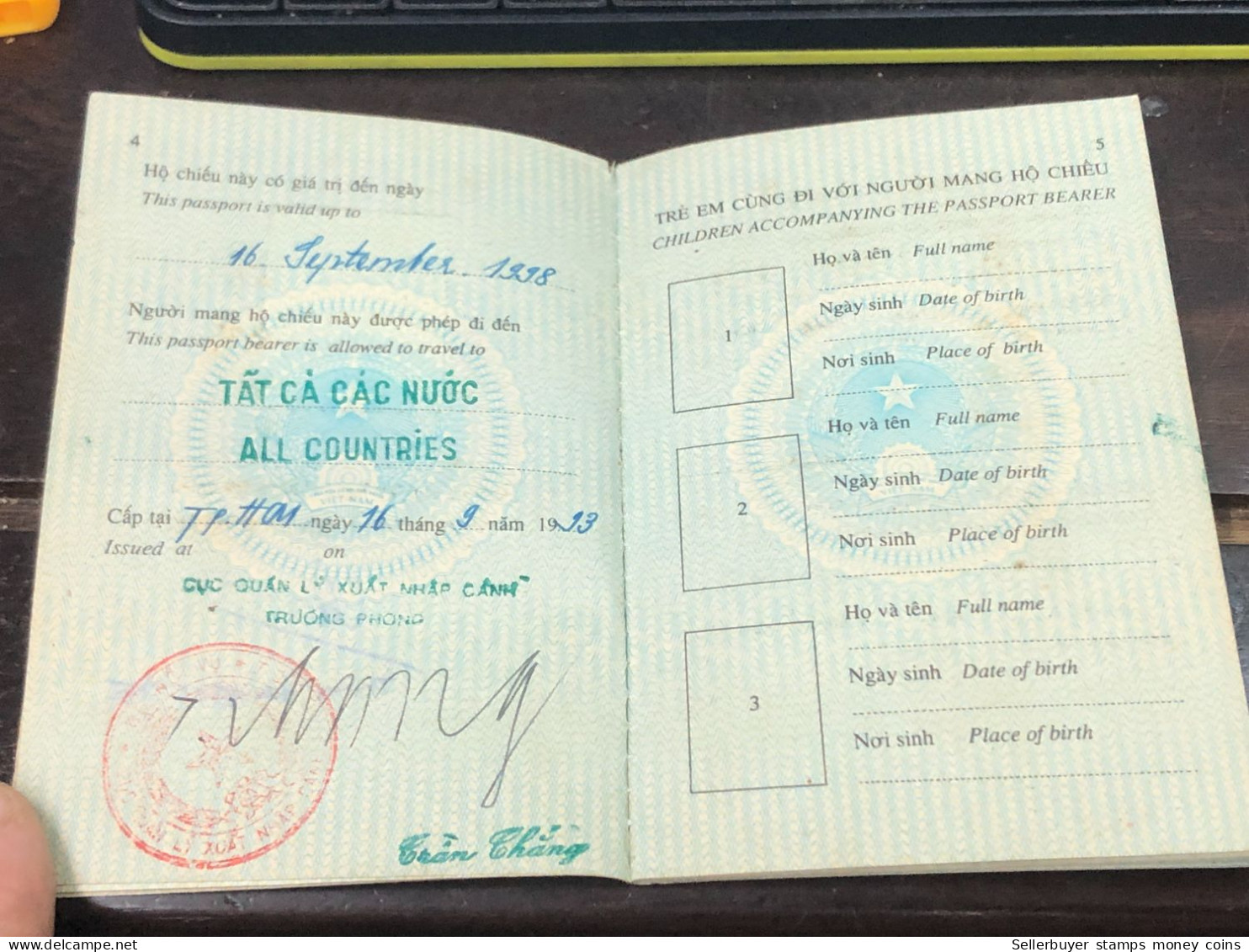 VIET NAM -OLD-ID PASSPORT-name-TRAN HA NGOC THE-1998-1pcs Book - Sammlungen
