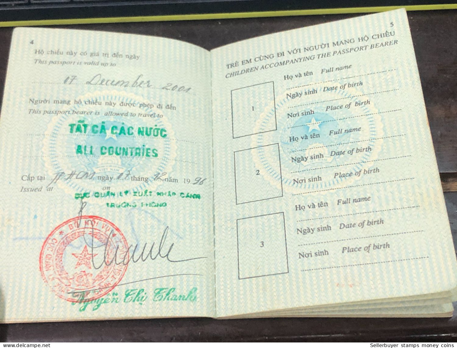 VIET NAM -OLD-ID PASSPORT-name-LE VAN HUNG-2001-1pcs Book - Sammlungen