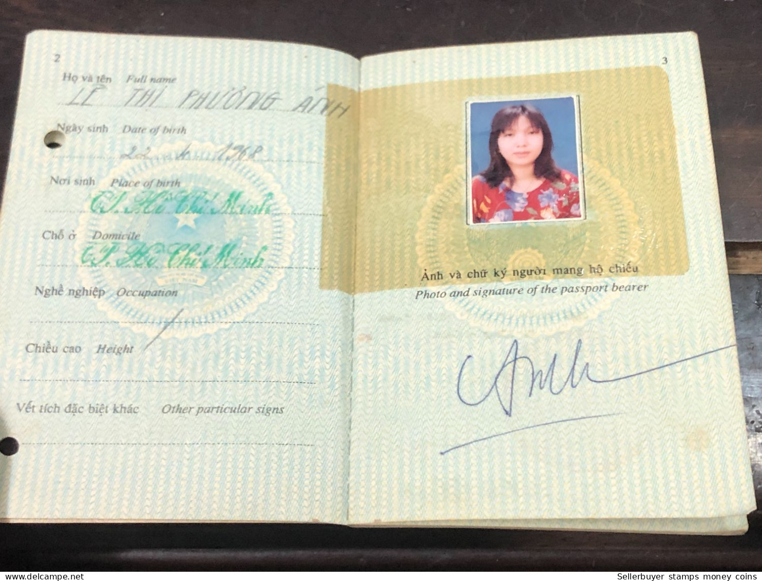 VIET NAM -OLD-ID PASSPORT-name-LE THI PHUONG ANH-2001-1pcs Book - Collezioni