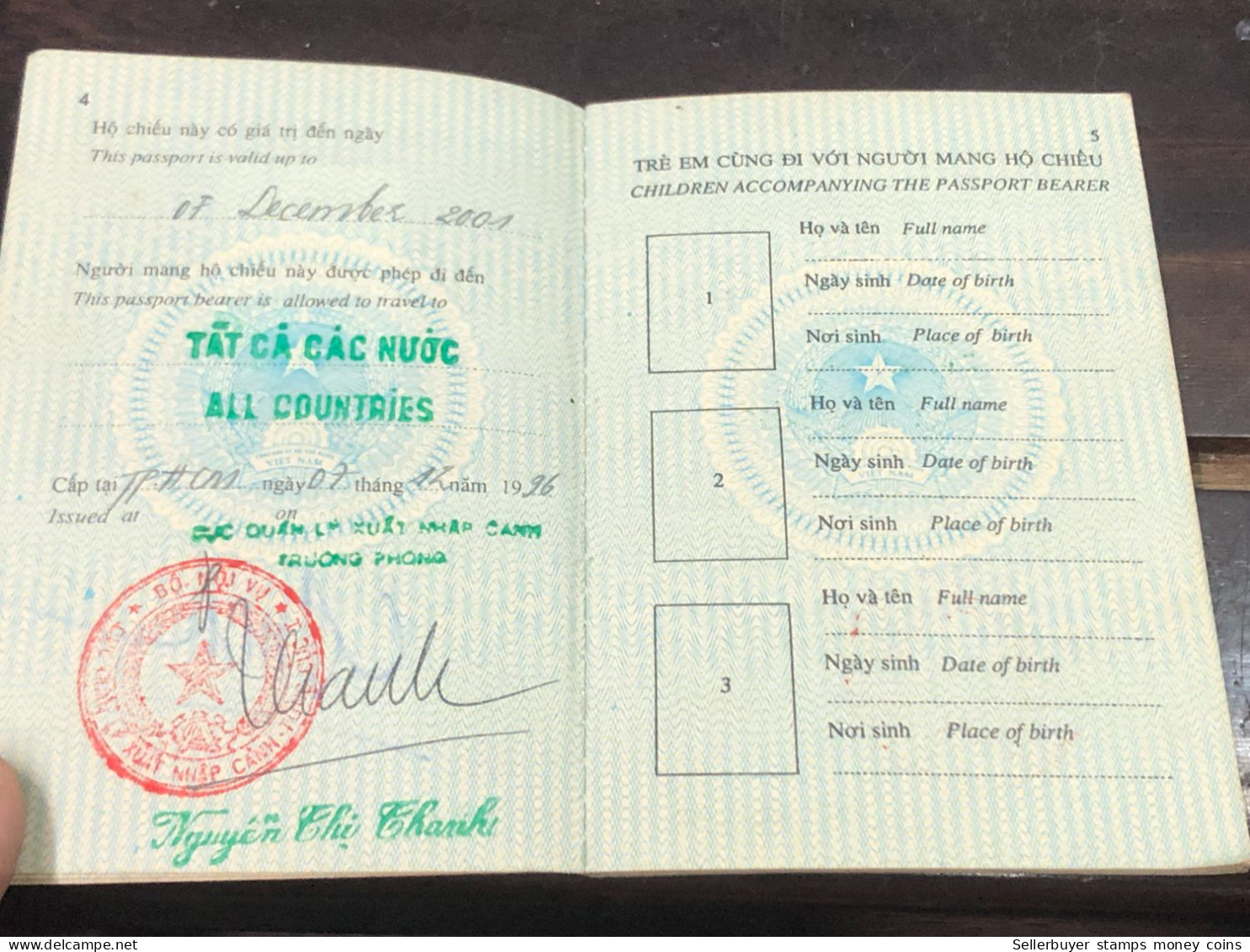 VIET NAM -OLD-ID PASSPORT-name-LE THI PHUONG ANH-2001-1pcs Book - Verzamelingen