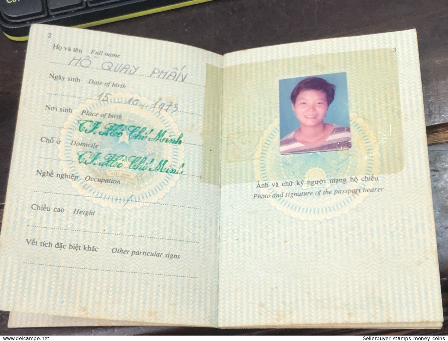 VIET NAM -OLD-ID PASSPORT-name-HO QUAY PHAN-2001-1pcs Book - Verzamelingen