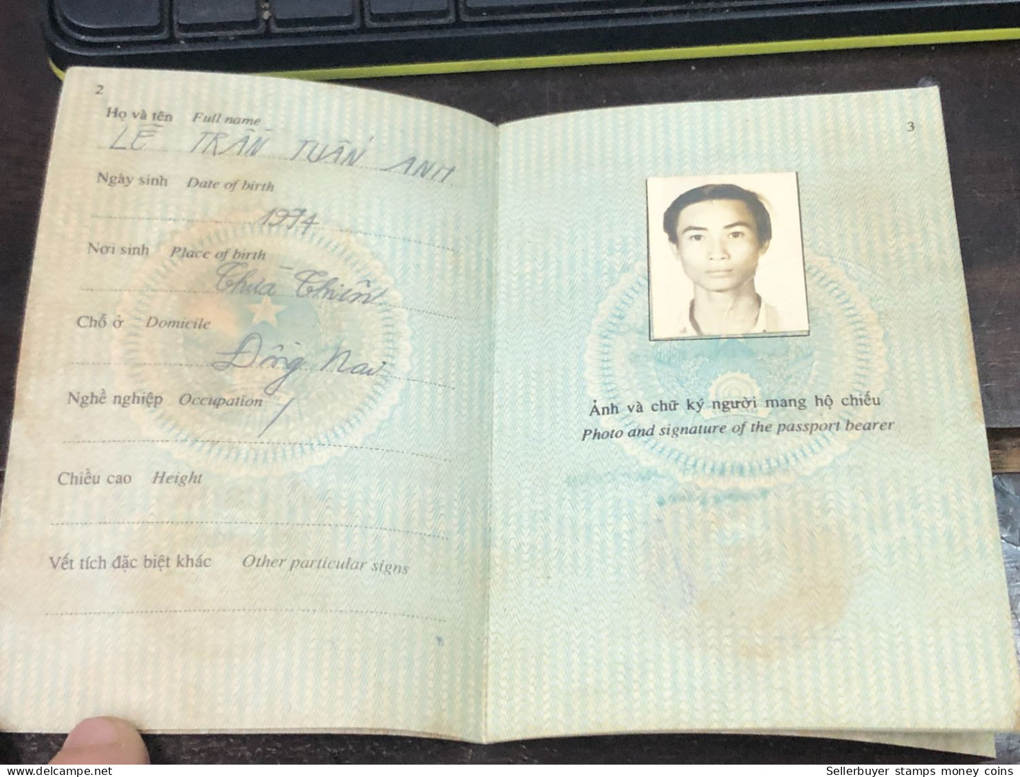 VIET NAM -OLD-ID PASSPORT-name-LE TRAN TUAN ANH-1996-1pcs Book - Verzamelingen