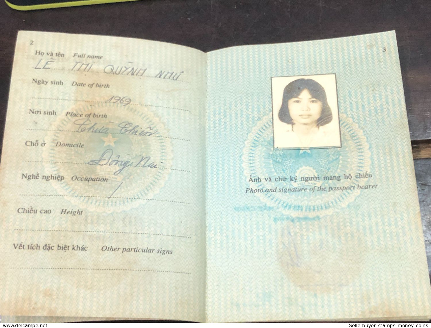 VIET NAM -OLD-ID PASSPORT-name-LE THI QUYNH NHU-1996-1pcs Book - Verzamelingen