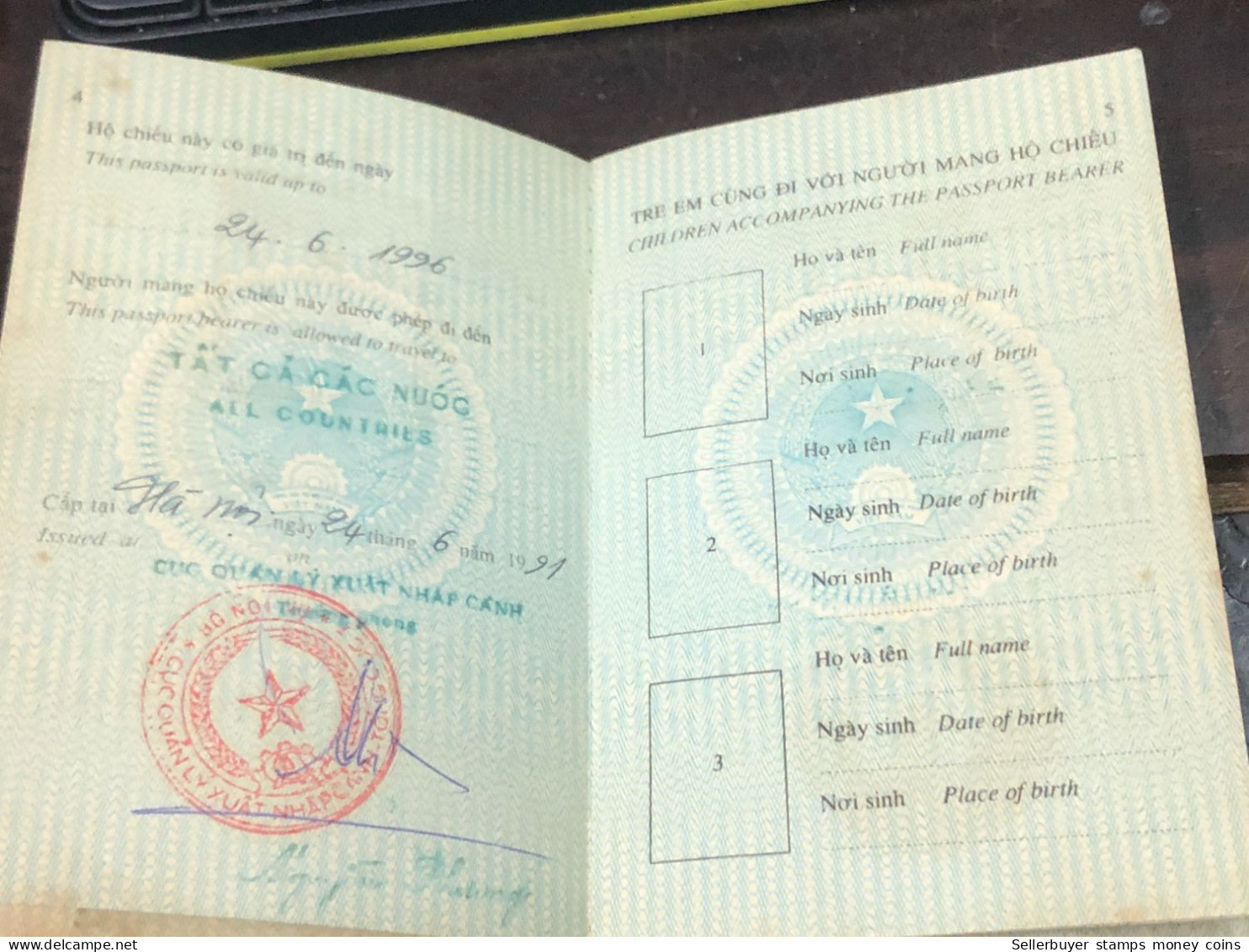 VIET NAM -OLD-ID PASSPORT-name-LE THI QUYNH NHU-1996-1pcs Book - Sammlungen