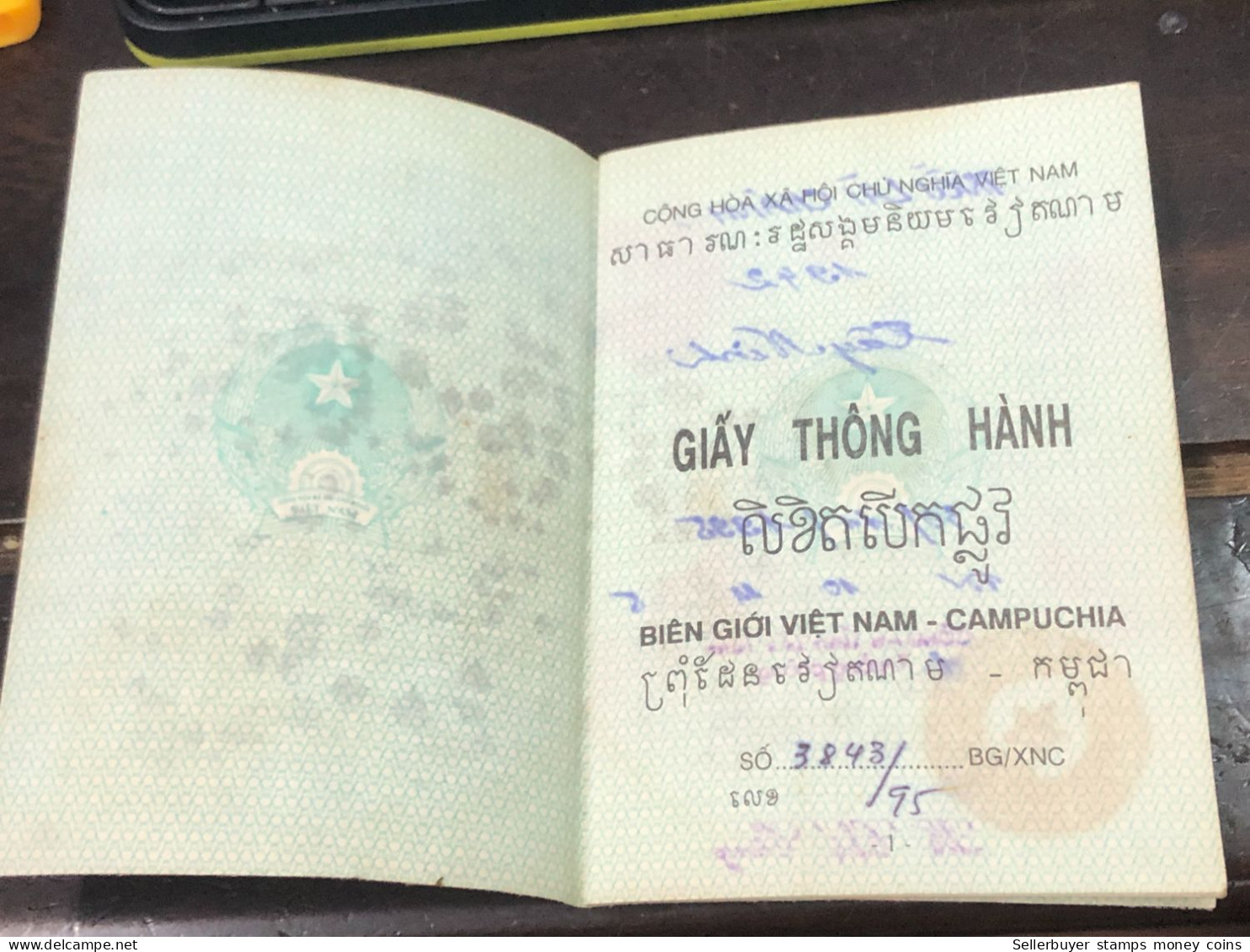 VIET NAM -OLD-GIAY THONG HANHID PASSPORT-name-TRIEU LAI CHANH-1995-1pcs Book - Collezioni