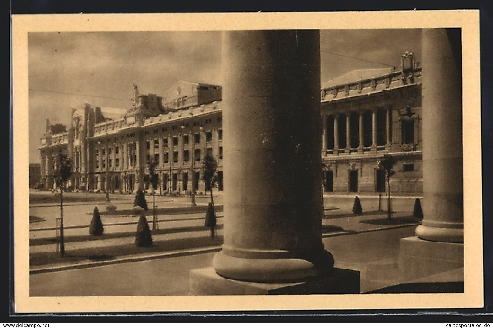 Cartolina Milano, La Nuova Stazione Centrale E La Saletta Reale Viste Dal Palazzo Della Posta, Bahnhof  - Milano (Mailand)