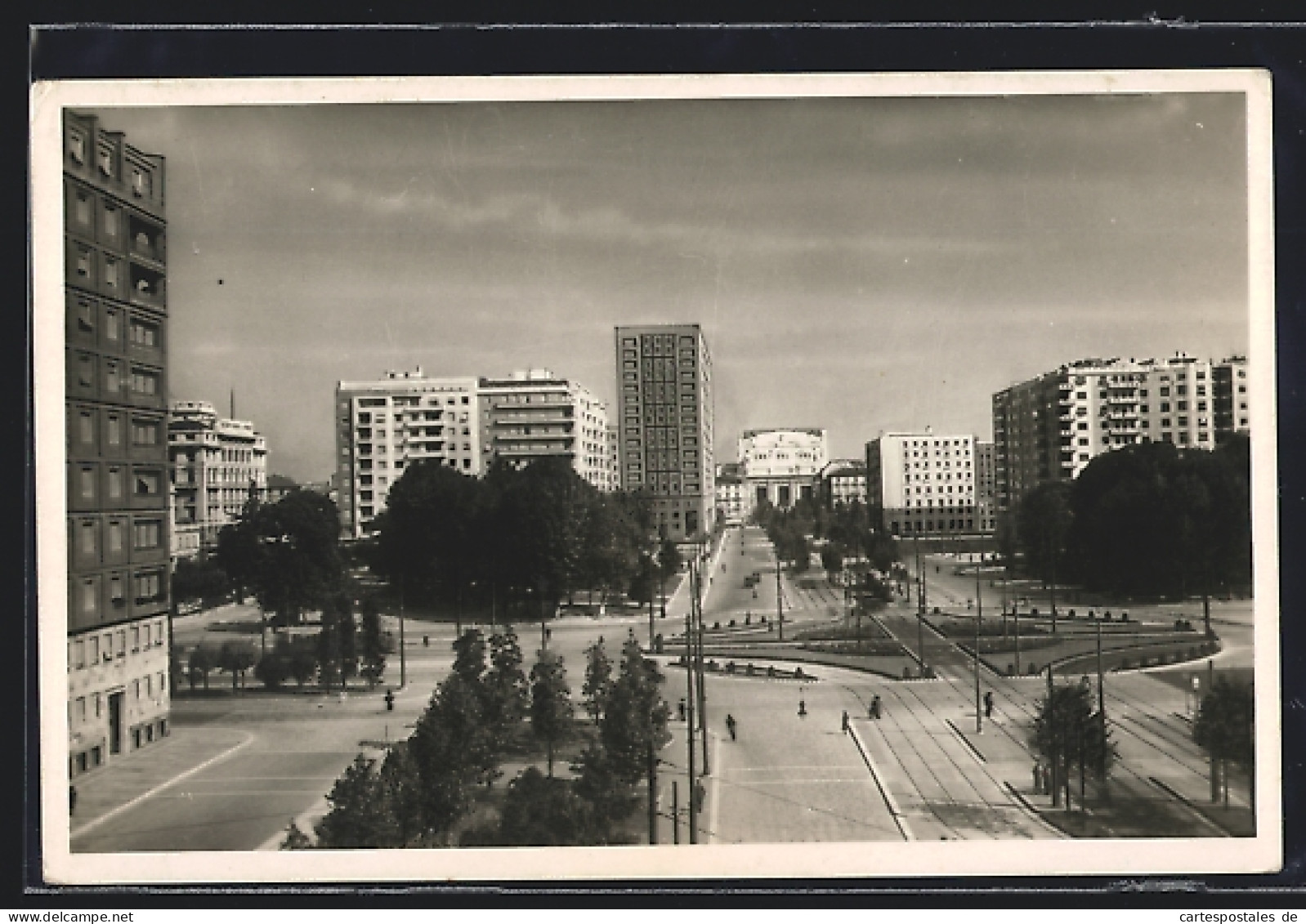 Cartolina Milano, Piazzale Fiume E La Stazione Centrale, Bahnhof  - Milano (Mailand)