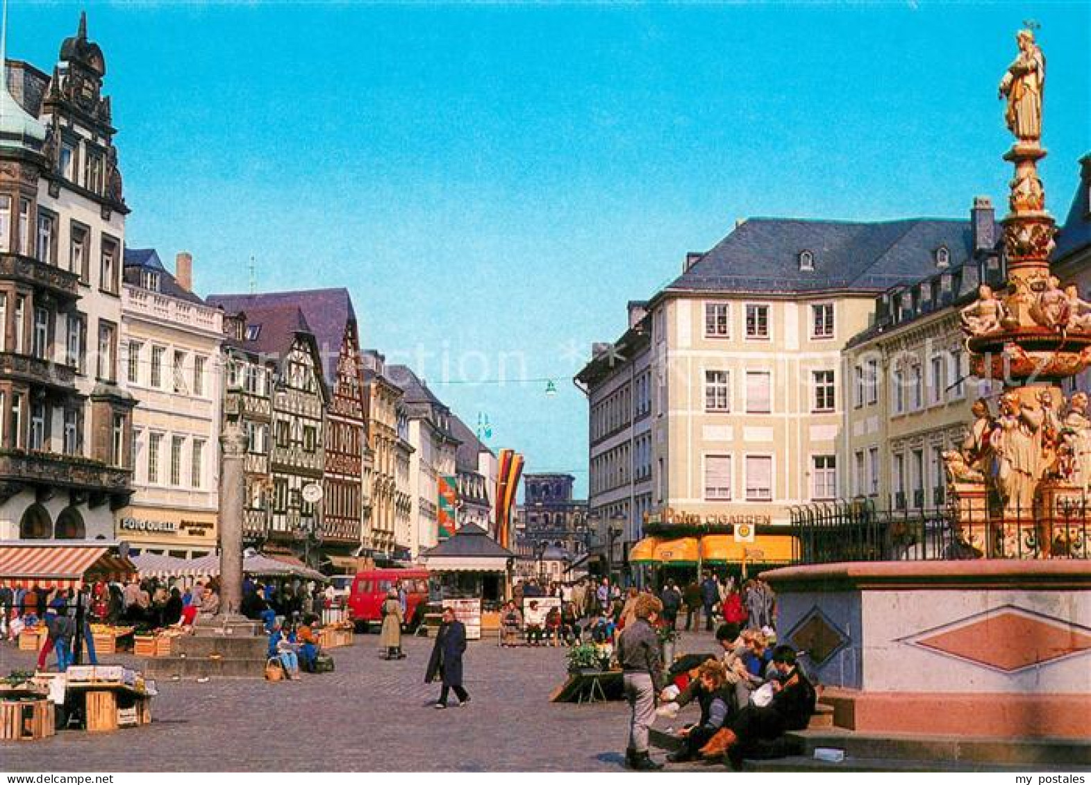 73272600 Trier Hauptmarkt Marktkreuz Petrusbrunnen Trier - Trier