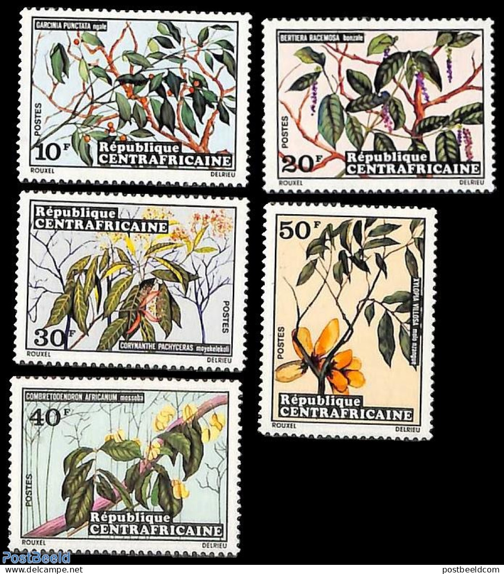 Central Africa 1973 Flowers 5v, Mint NH, Nature - Flowers & Plants - Centraal-Afrikaanse Republiek