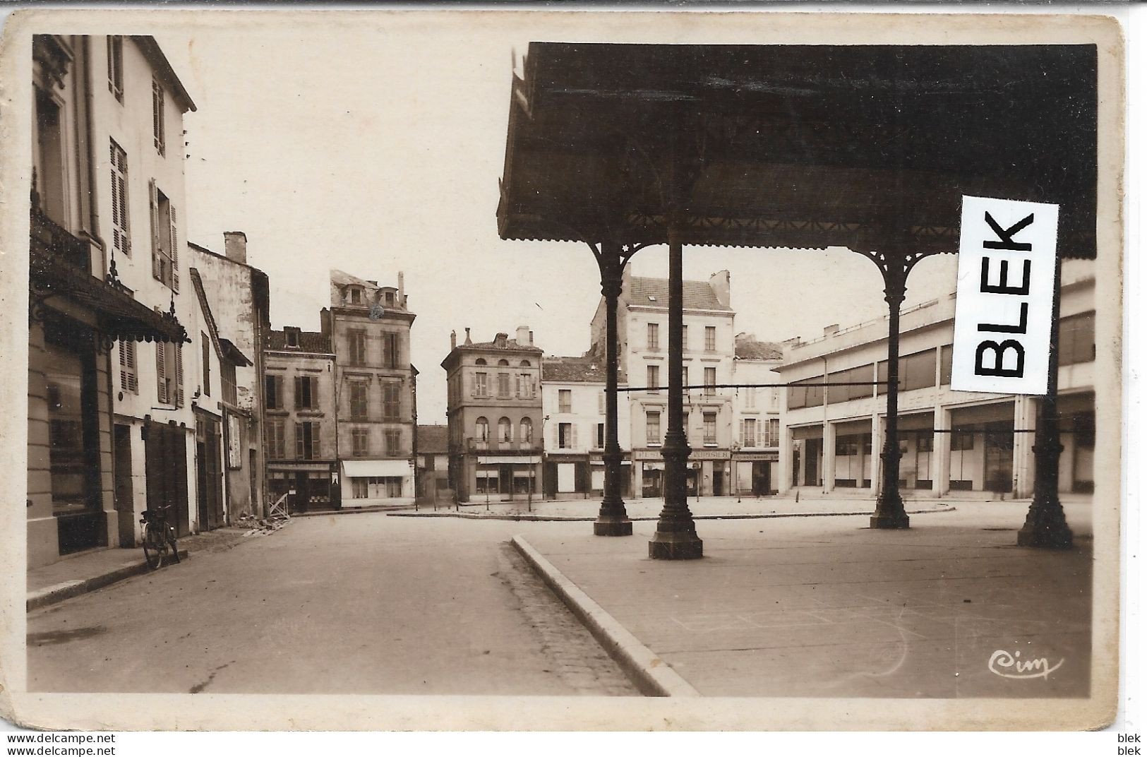 24 : Dordogne : Bergerac : Marché Couvert . - Bergerac