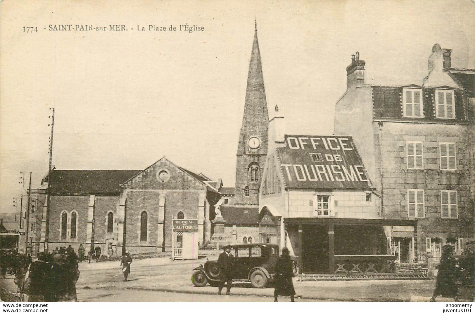 CPA Saint Pair-La Place De L'église      L1385 - Saint Pair Sur Mer