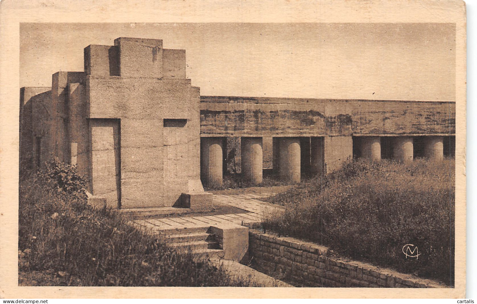 55-DOUAUMONT MONUMENT DE LA TRANCHEE DES BAIONNETTES-N°4474-G/0059 - Douaumont