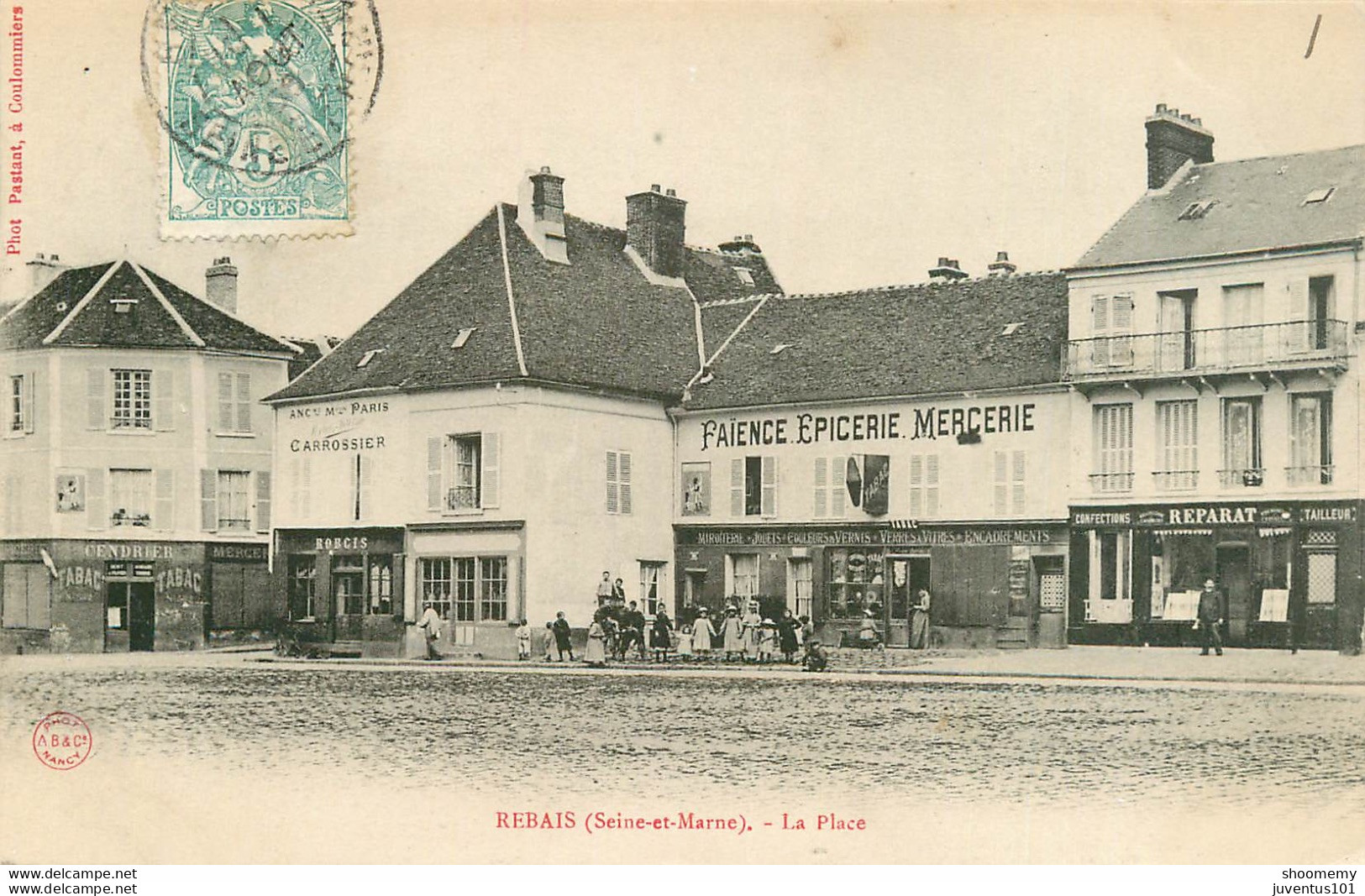 CPA Rebais-La Place-Timbre      L1752 - Rebais