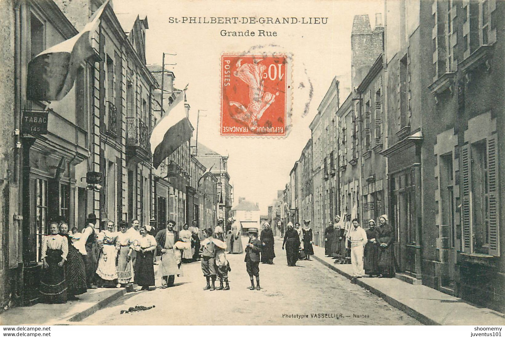 CPA St-Saint Philbert De Grand Lieu-Grande Rue-Timbre       L1610 - Saint-Philbert-de-Grand-Lieu