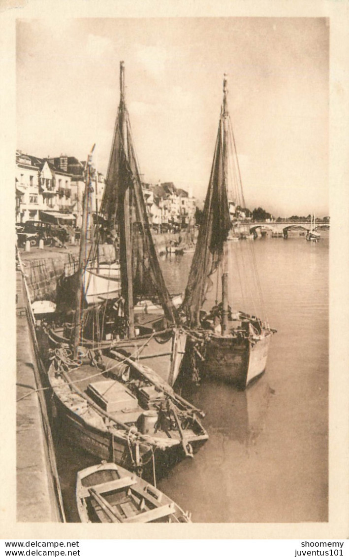 CPA Le Pouliguen-Un Coin Du Port     L2332 - Le Pouliguen