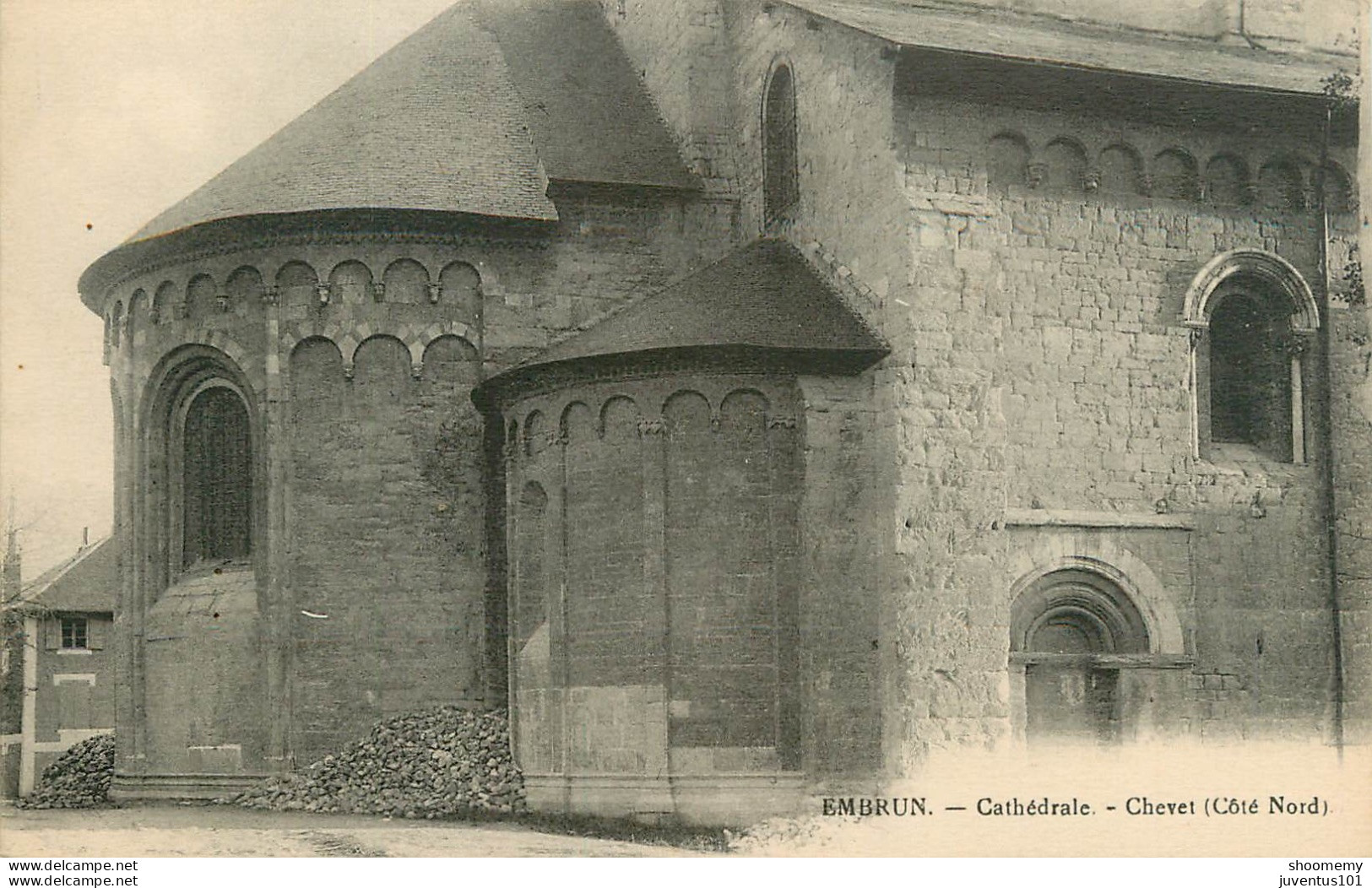 CPA Embrun-Cathédrale-Chevet      L2212 - Embrun