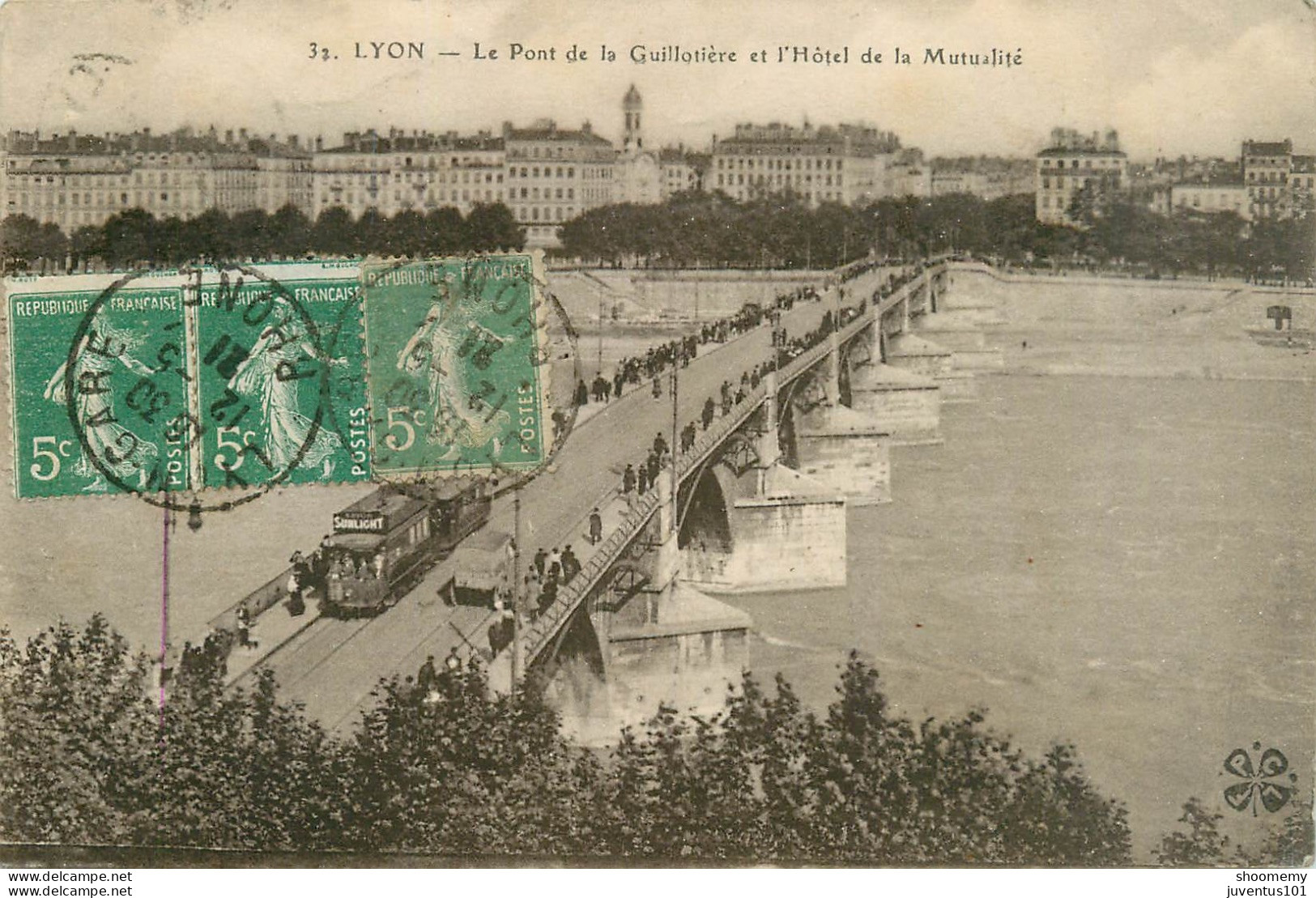 CPA Lyon-Pont De La Guillotière-32-Timbre      L2215 - Autres & Non Classés