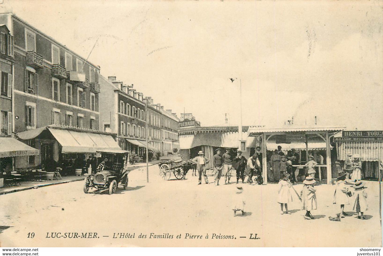 CPA Luc Sur Mer-L'hôtel Des Familles Et Pierre à Poissons-19-Timbre    L1703 - Luc Sur Mer