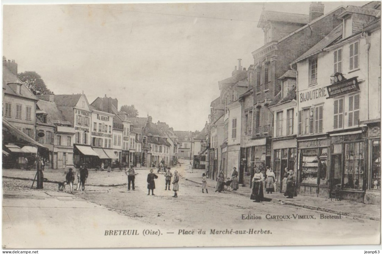 BRETEUIL - Place Du Marché-aux-Herbes. - Breteuil