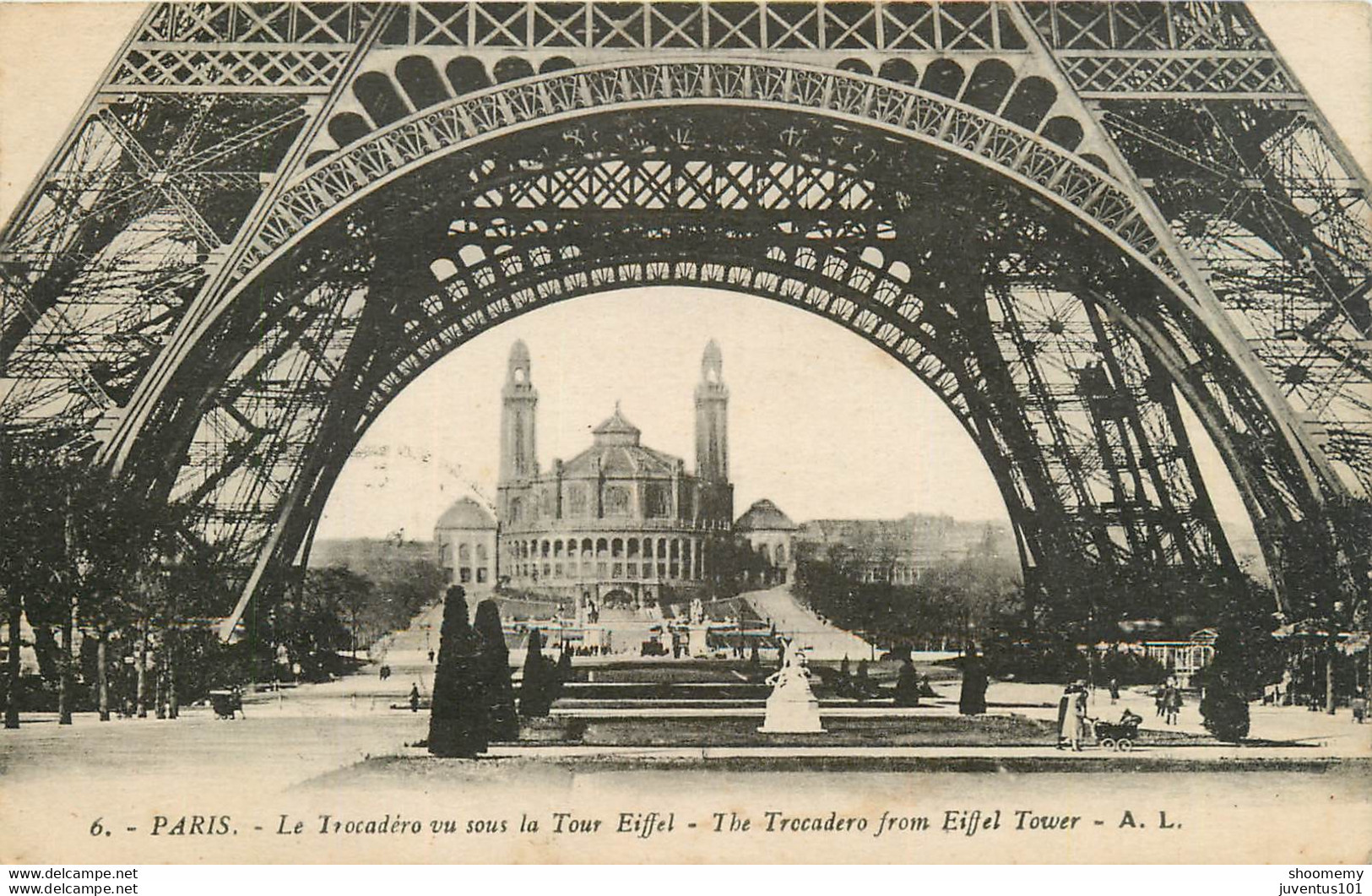 CPA Paris-Trocadéro Vu Sous La Tour Eiffel-Timbre   L1330 - Otros Monumentos