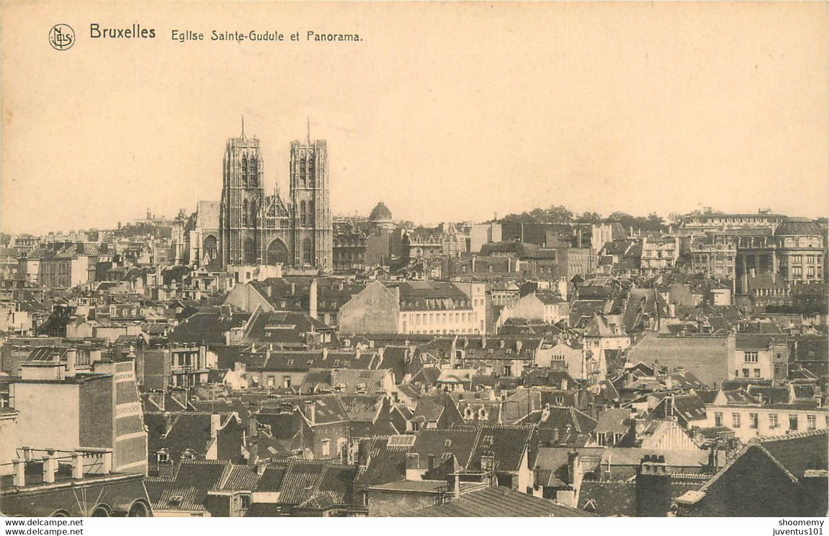 CPA Bruxelles-Eglise Sainte Gudule Et Panorama       L1119 - Monumenten, Gebouwen